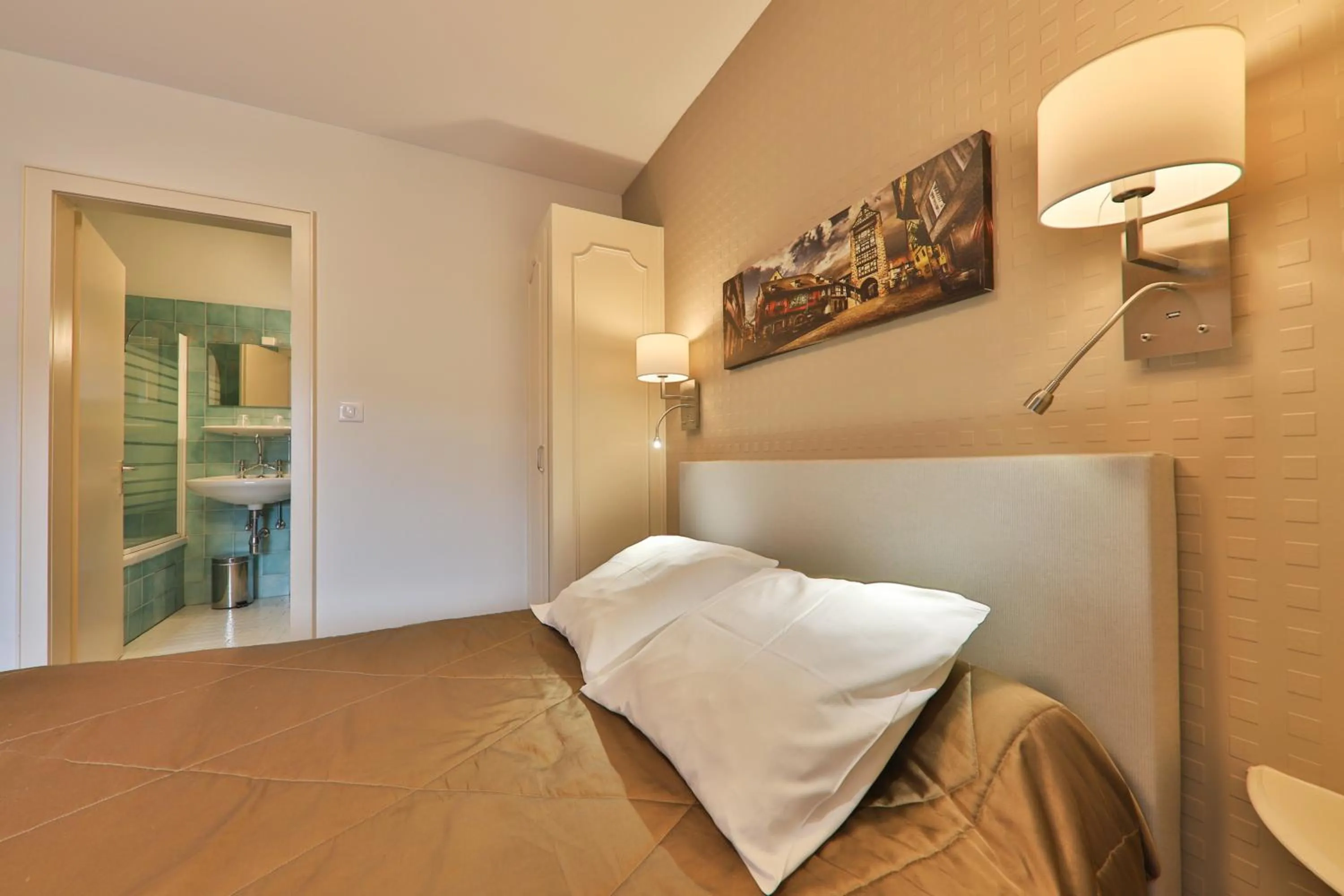 Photo of the whole room, Bed in Hôtel Bar Des Vosges