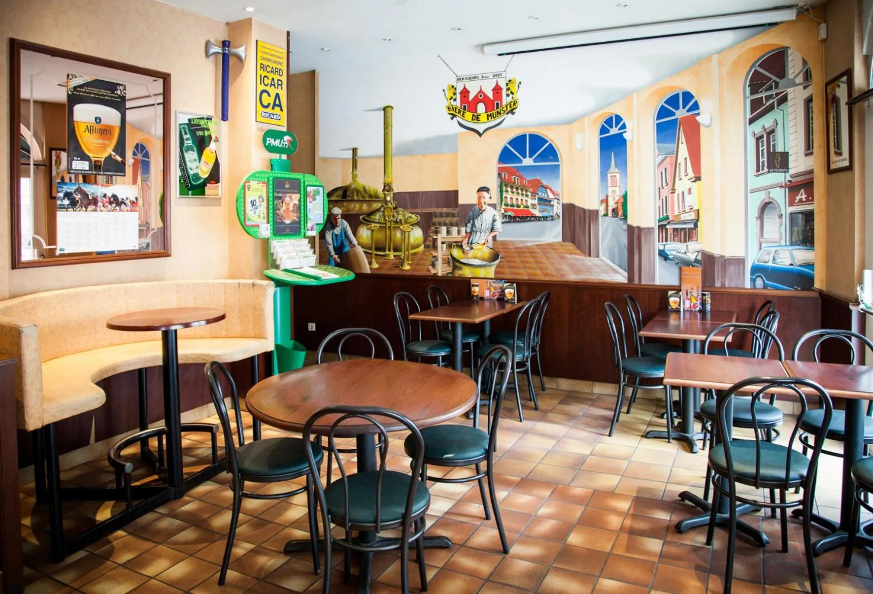 Lounge or bar in Hôtel Bar Des Vosges