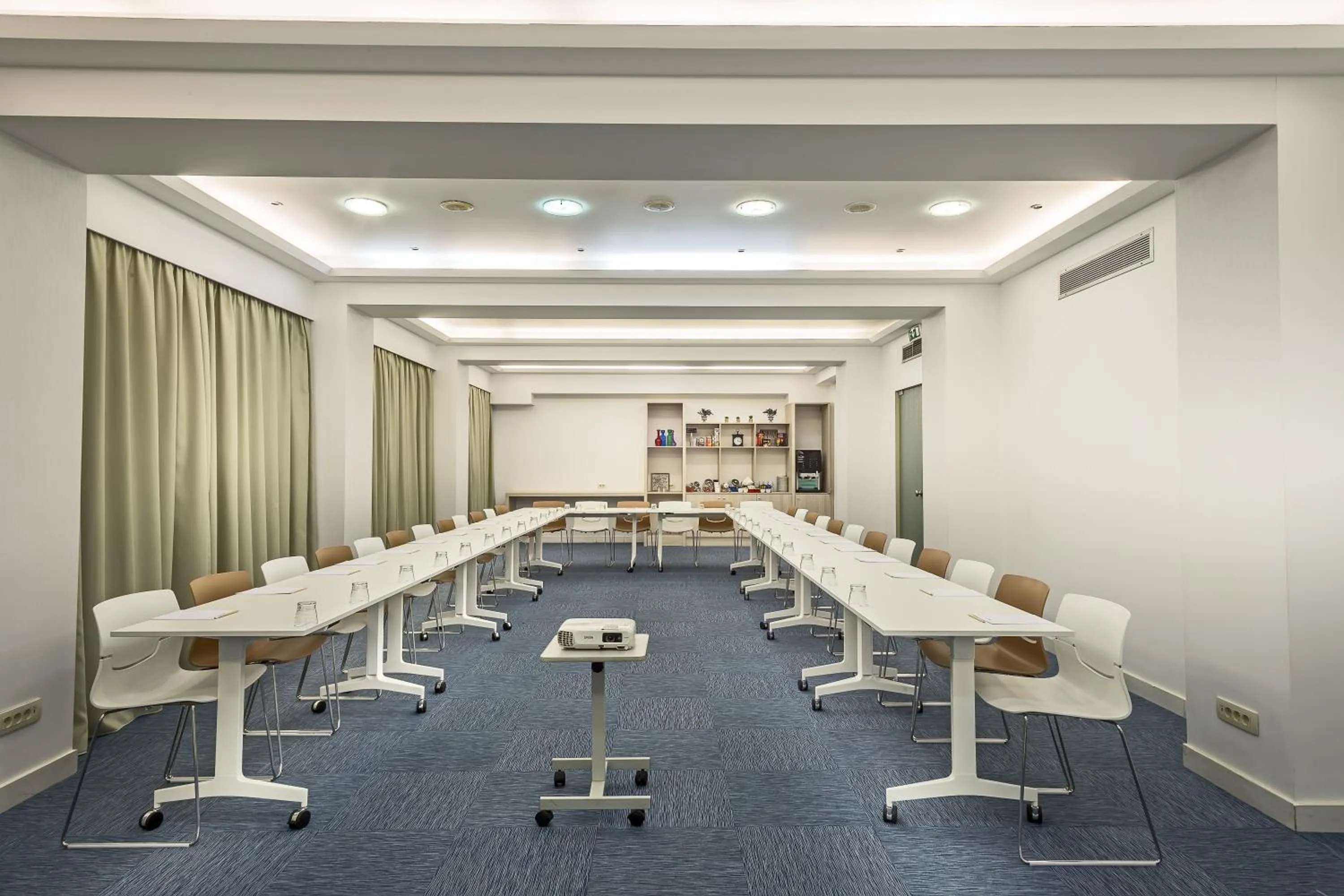 Meeting/conference room in Airotel Stratos Vassilikos Hotel