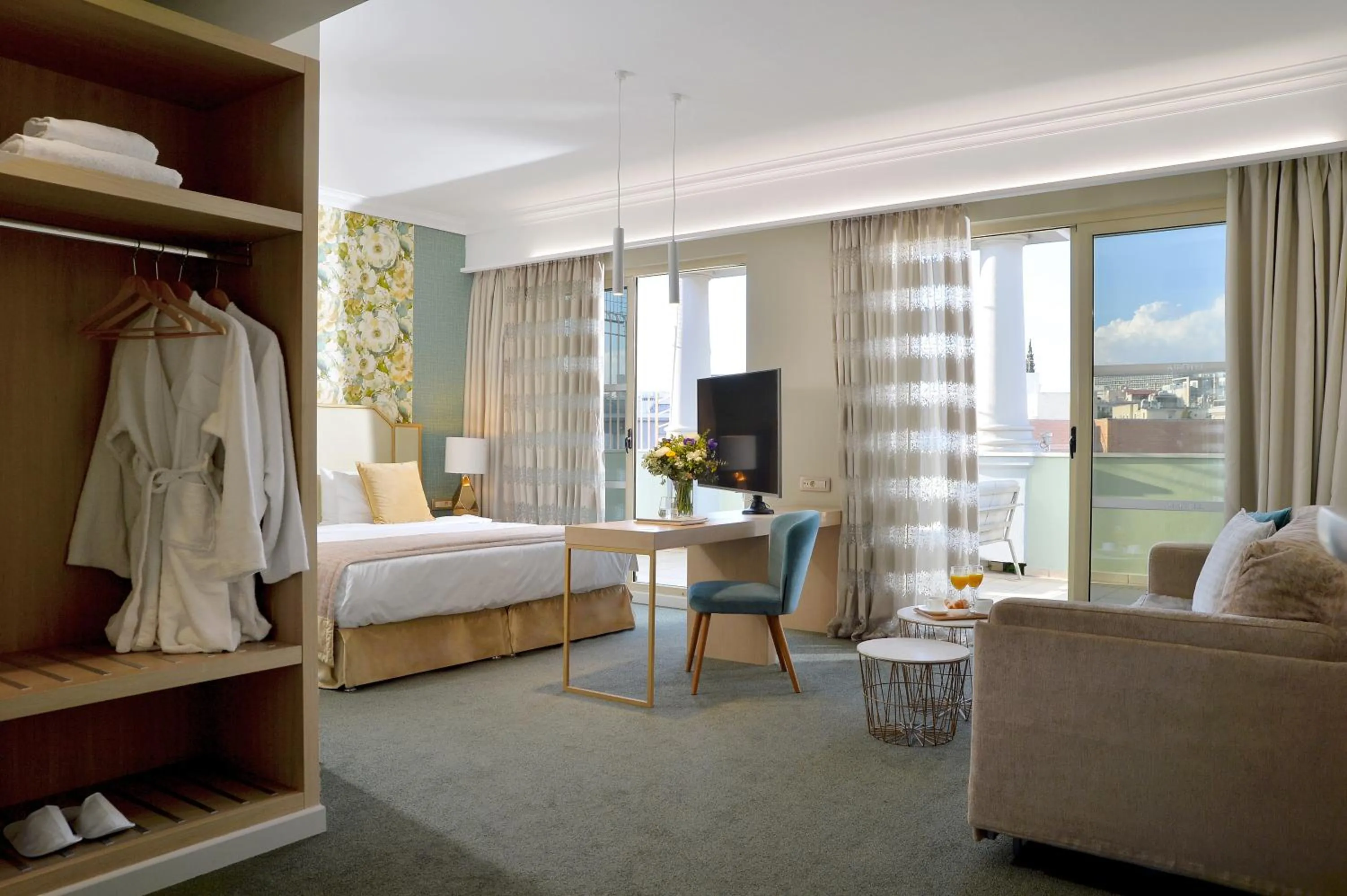 Bedroom, Bed in Airotel Stratos Vassilikos Hotel