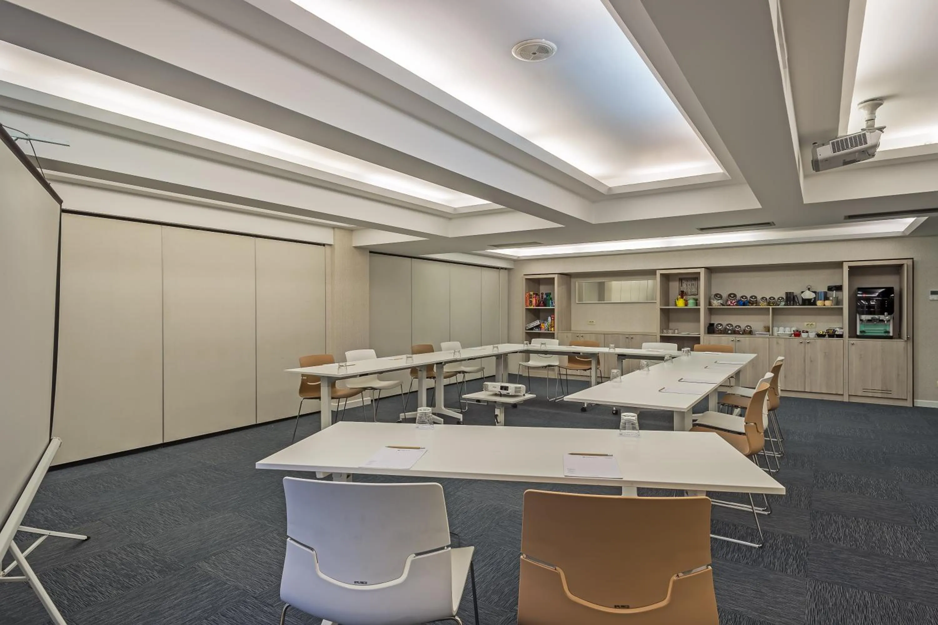 Meeting/conference room in Airotel Stratos Vassilikos Hotel