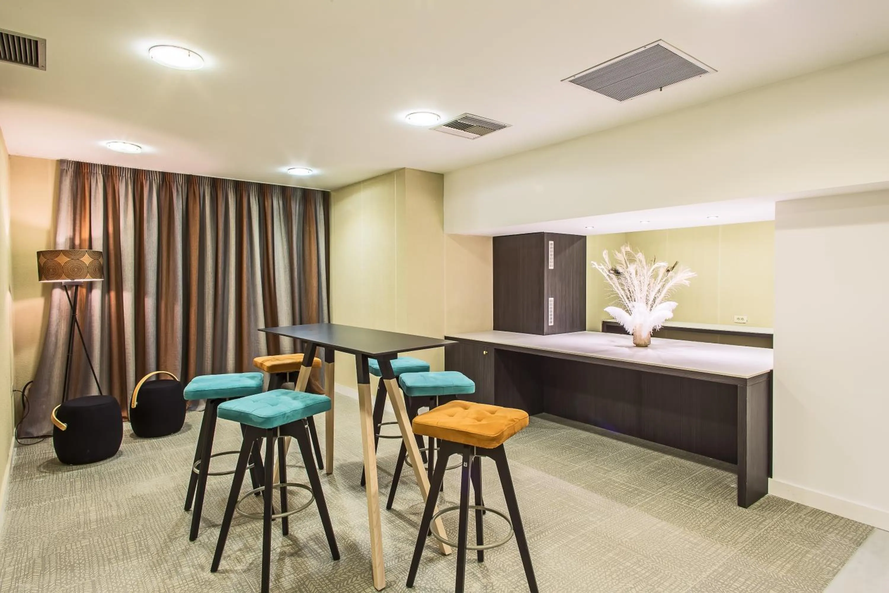 Business facilities in Airotel Stratos Vassilikos Hotel