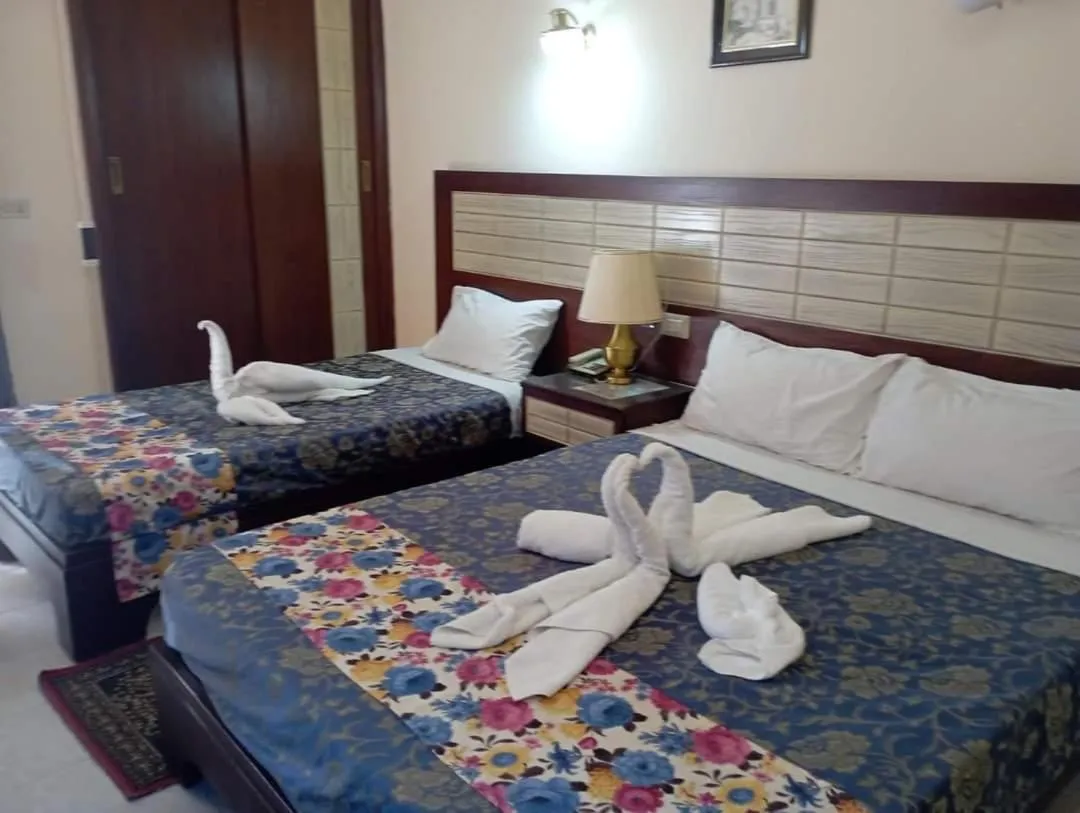 Bed in Windsor Hotel Luxor 中國人之家