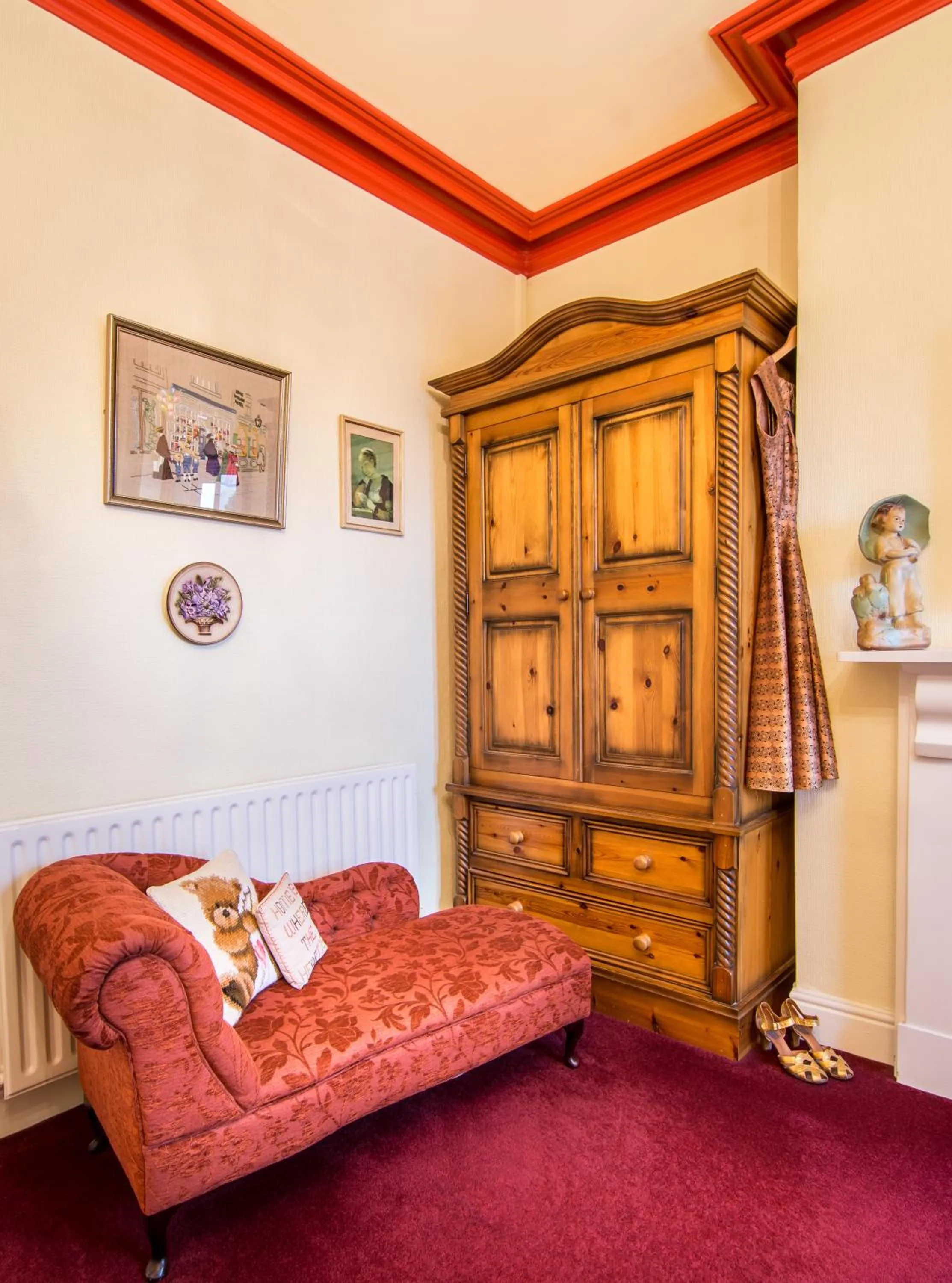 Photo of the whole room, Bed in Creston Villa Guest House