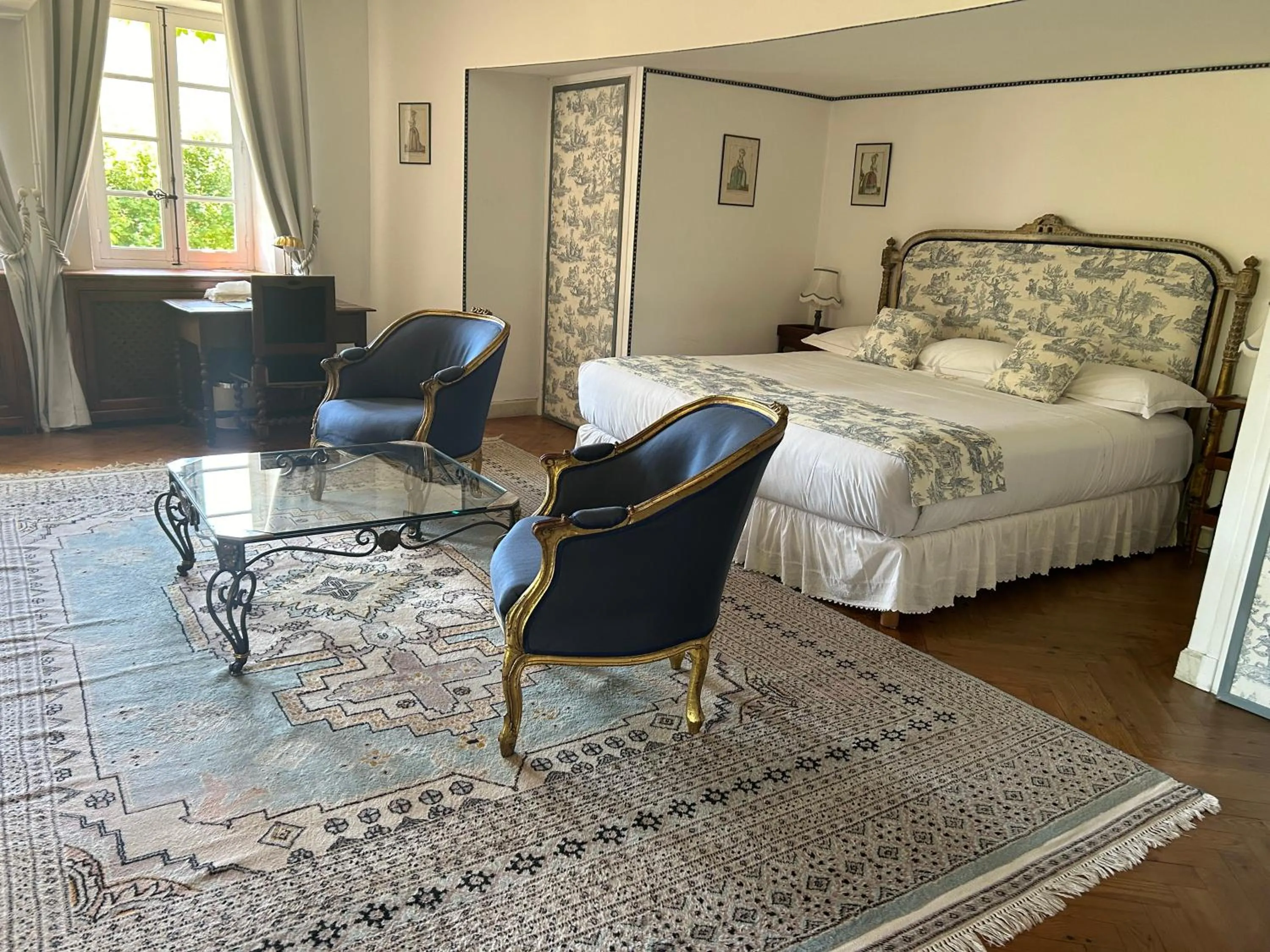 Property building, Bed in Château de Floure - SPA et piscine extérieure chauffée