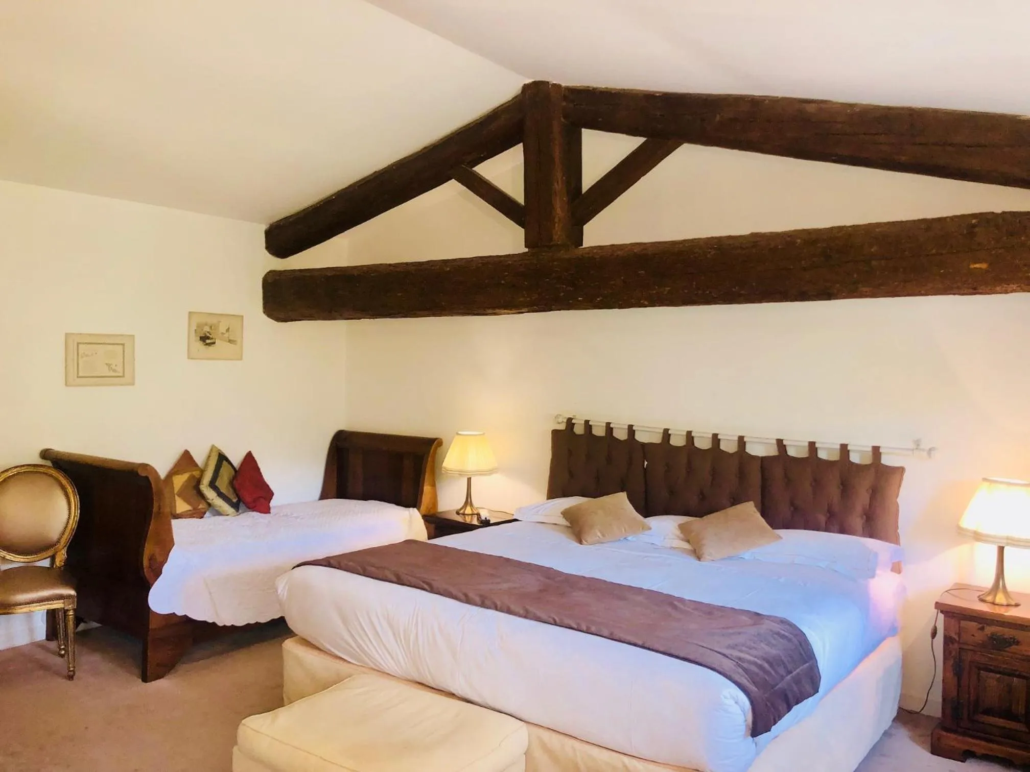 Photo of the whole room, Bed in Château de Floure - SPA et piscine extérieure chauffée