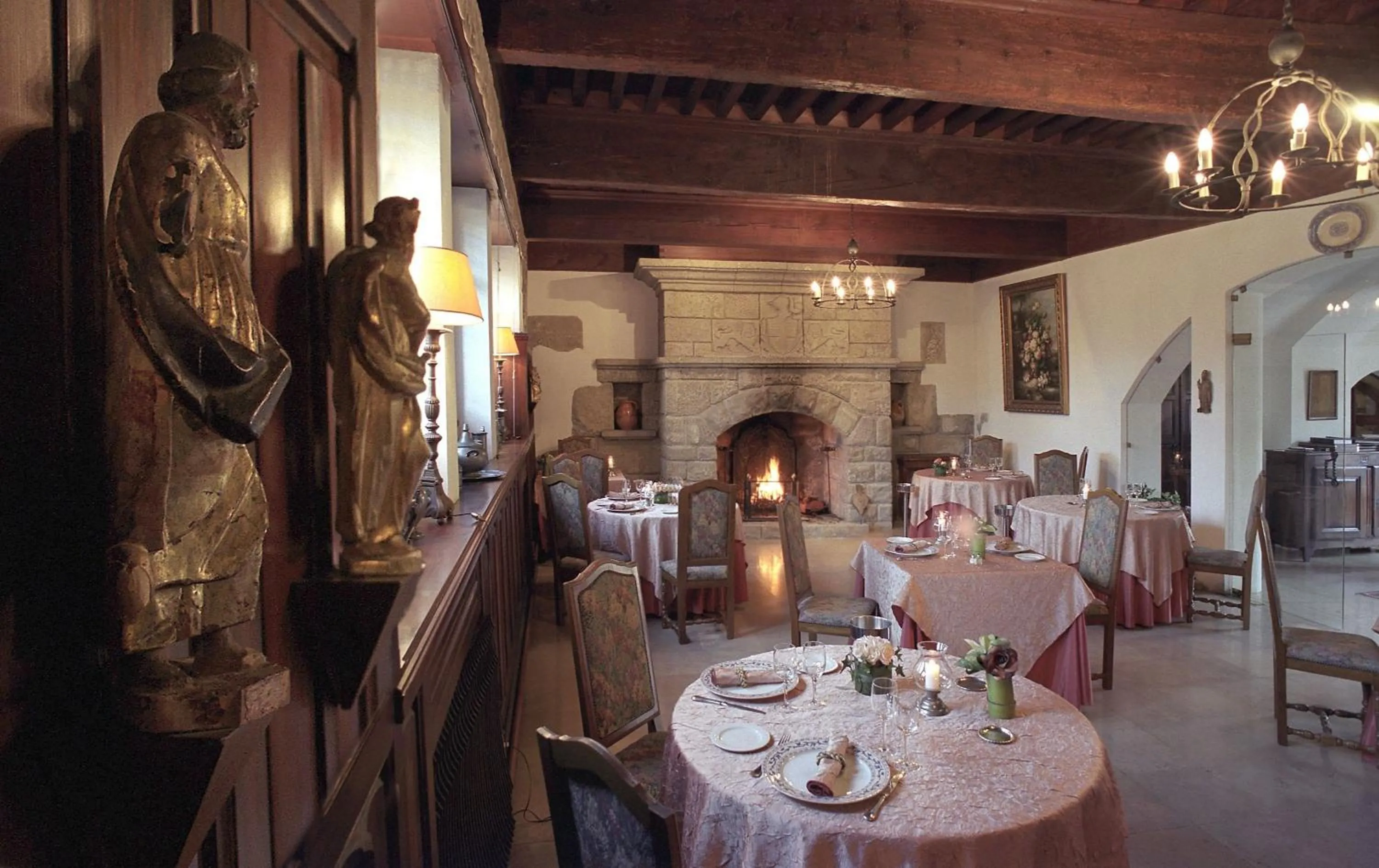 Restaurant/places to eat in Château de Floure - SPA et piscine extérieure chauffée