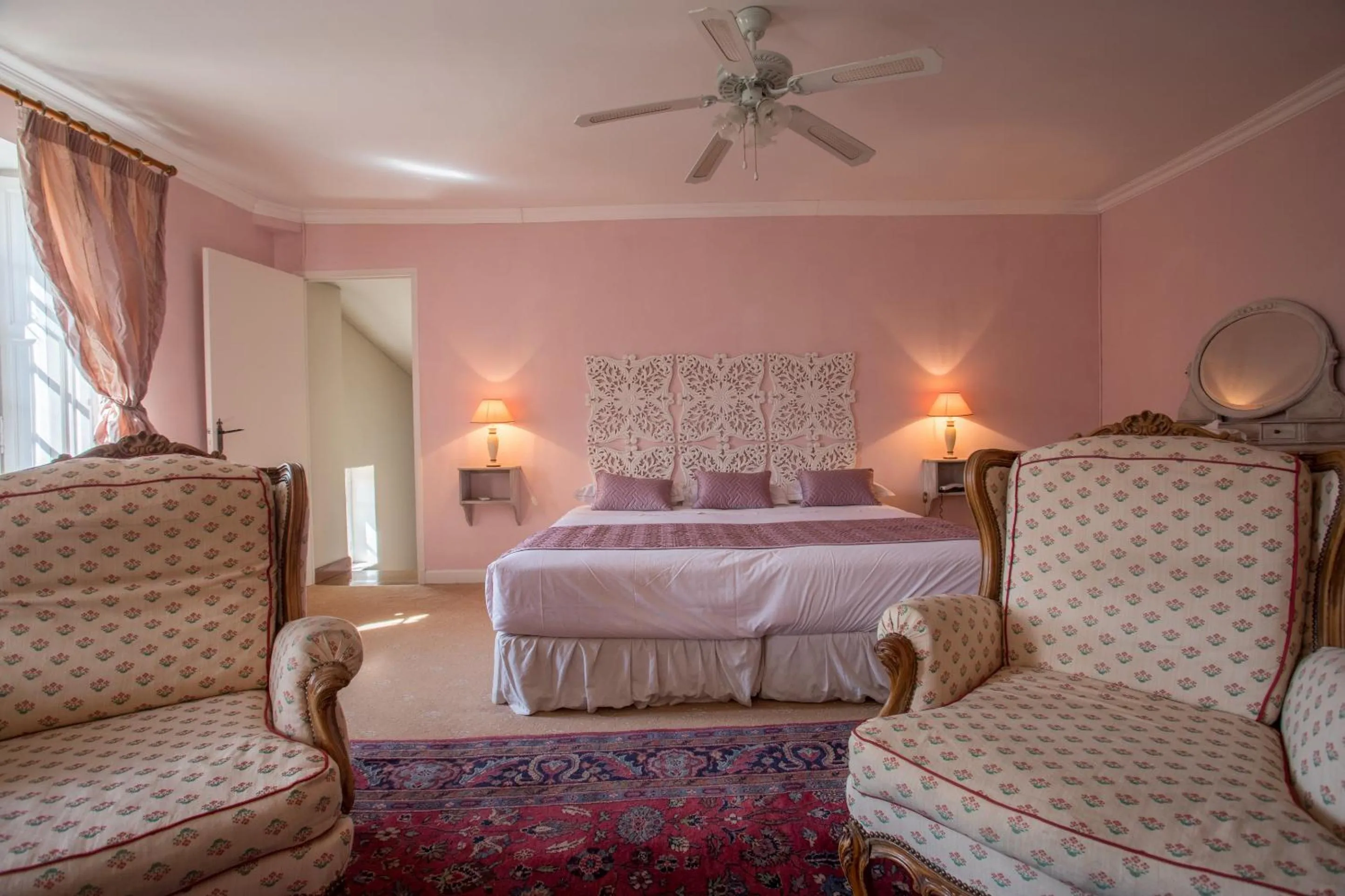 Mountain view, Bed in Château de Floure - SPA et piscine extérieure chauffée