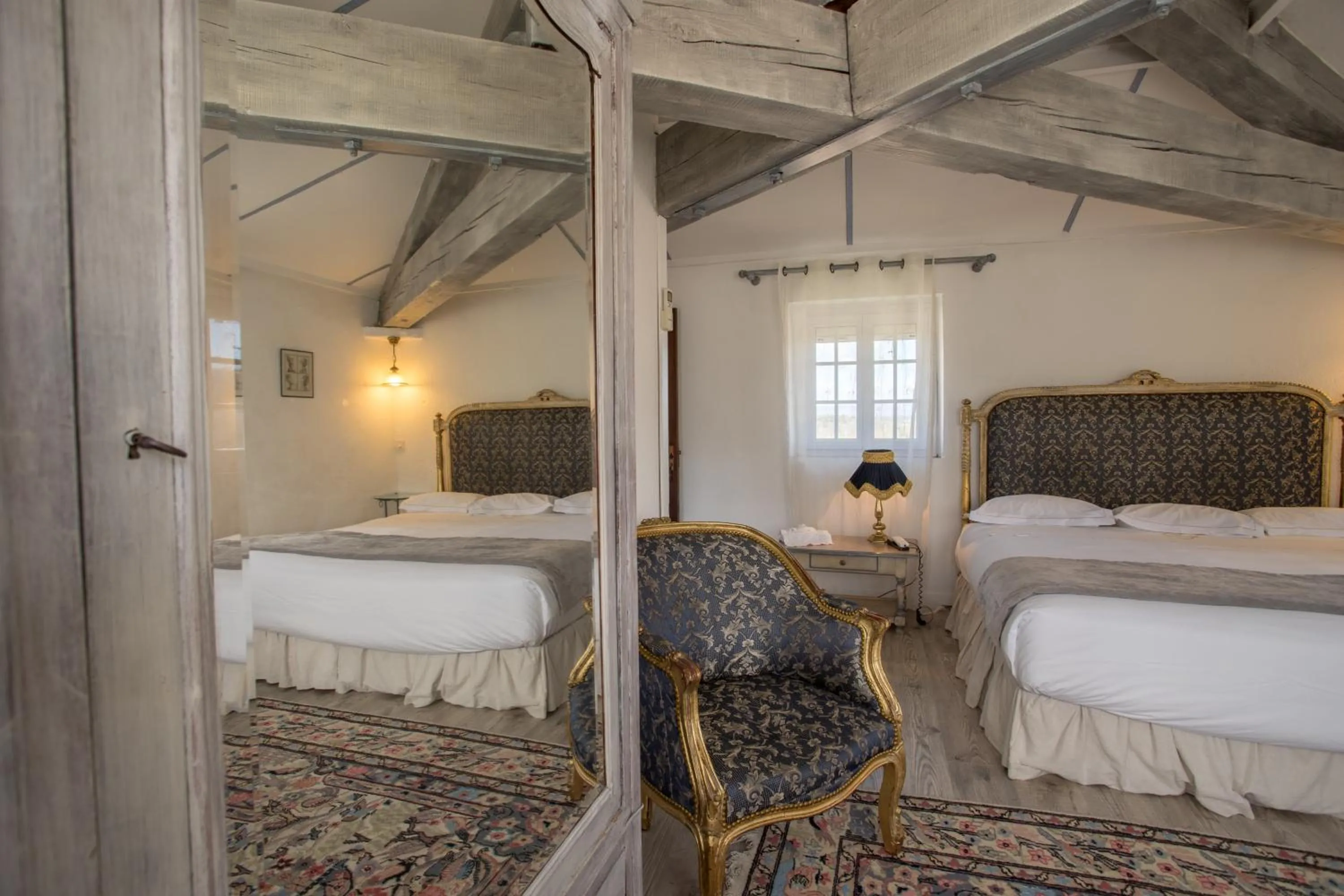 Garden view, Bed in Château de Floure - SPA et piscine extérieure chauffée