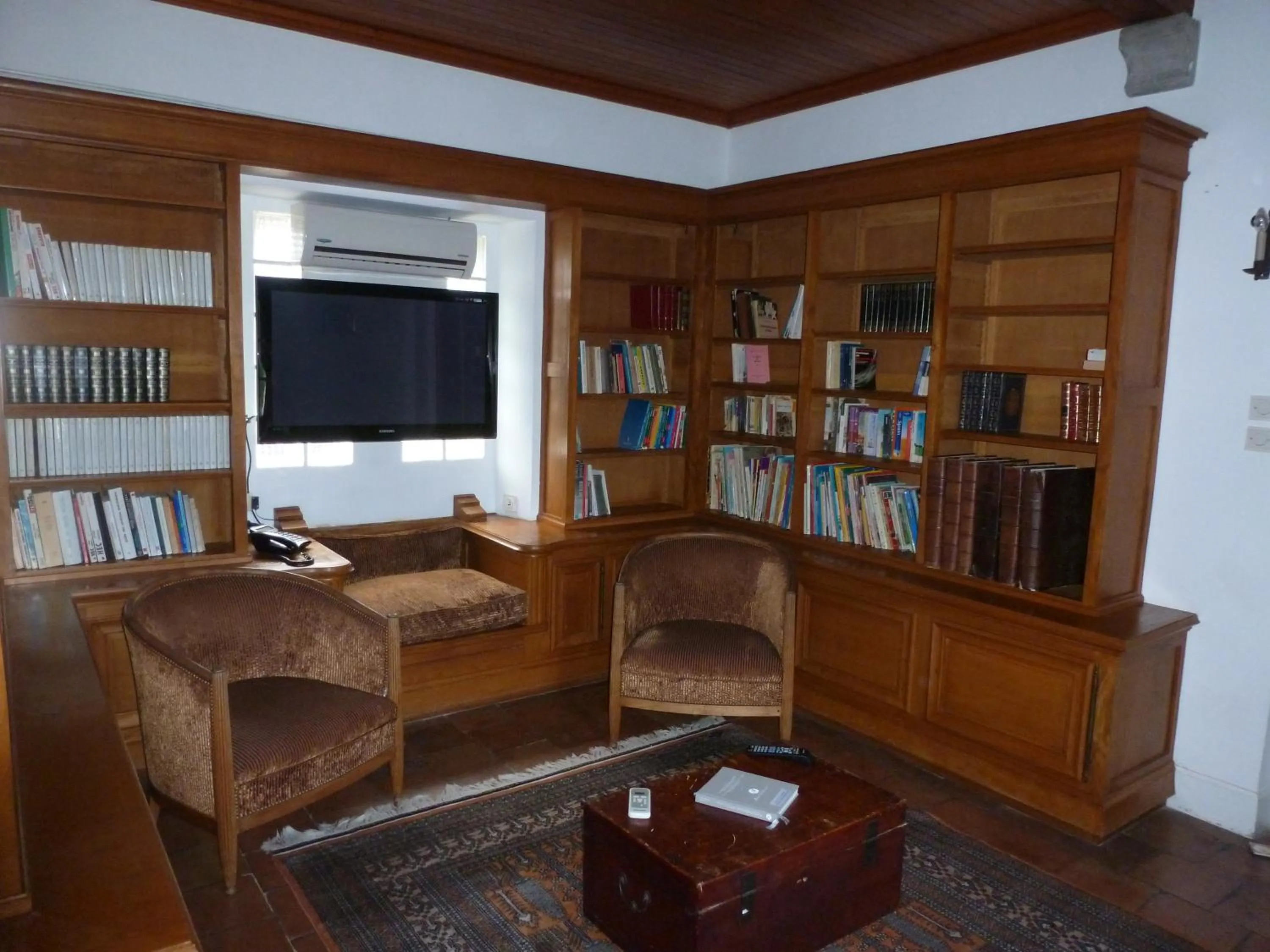 Living room in Château de Floure - SPA et piscine extérieure chauffée