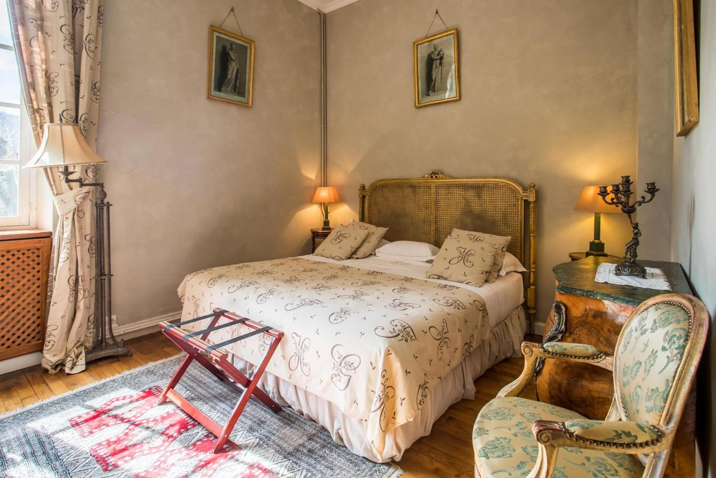 Bed in Château de Floure - SPA et piscine extérieure chauffée