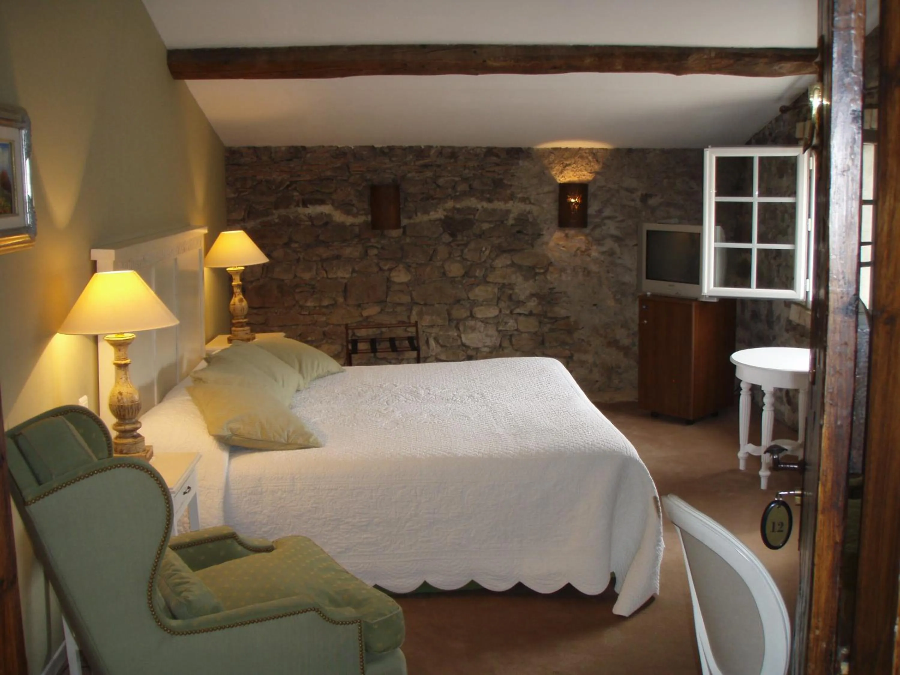 Mountain view, Bed in Château de Floure - SPA et piscine extérieure chauffée