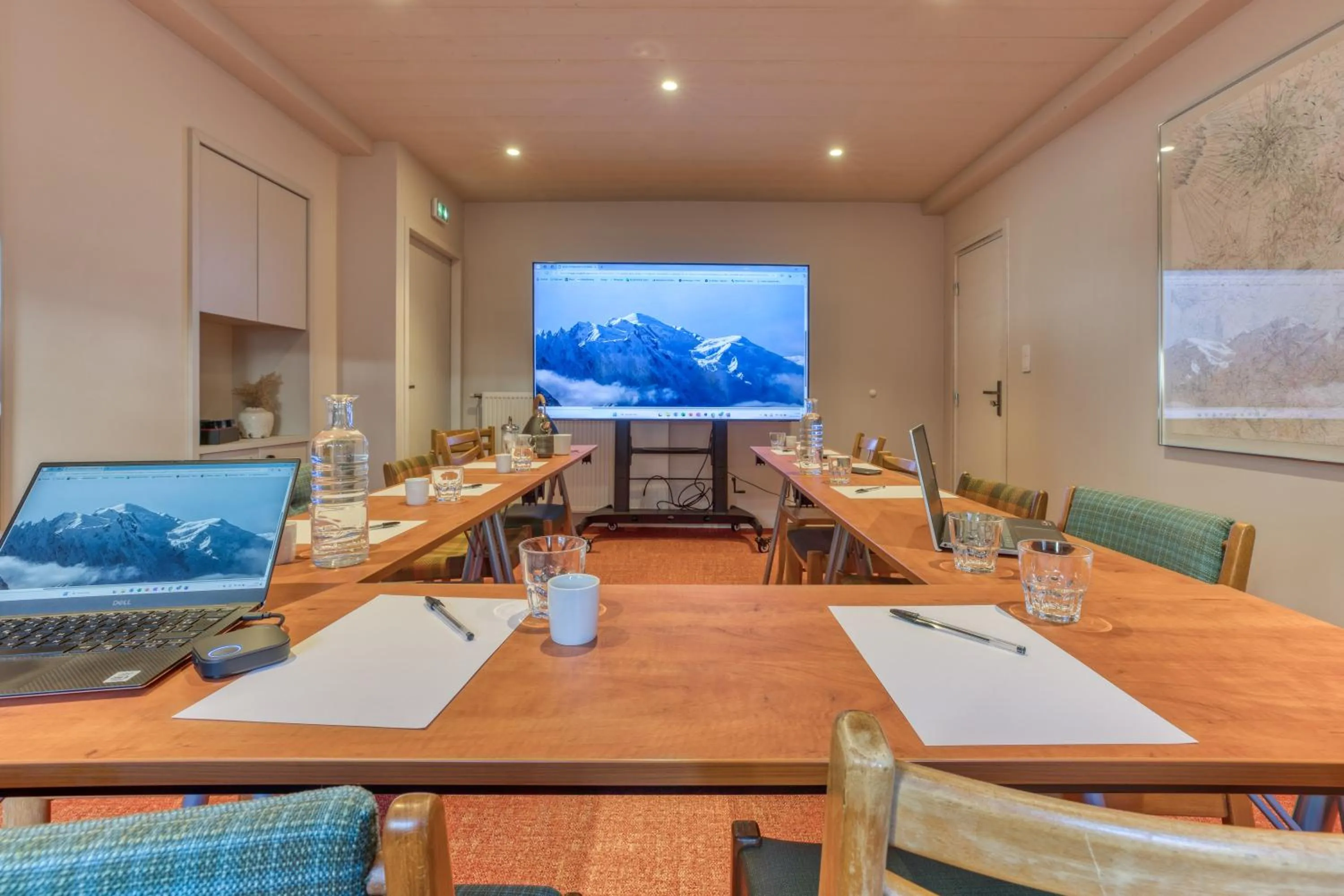 Meeting/conference room in Les Gourmets - Chalet Hotel