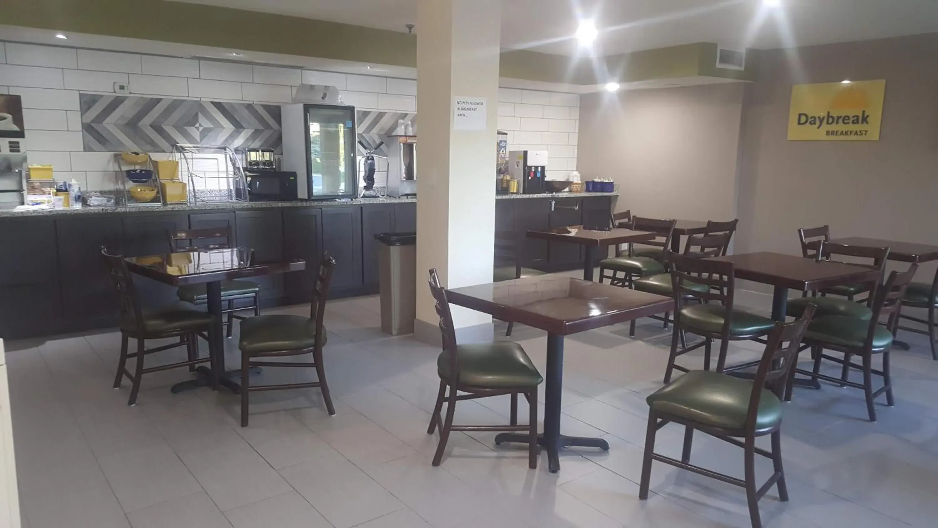 Breakfast in Days Inn by Wyndham West Des Moines - Clive Breakfast in Days Inn by Wyndham West Des Moines - Clive