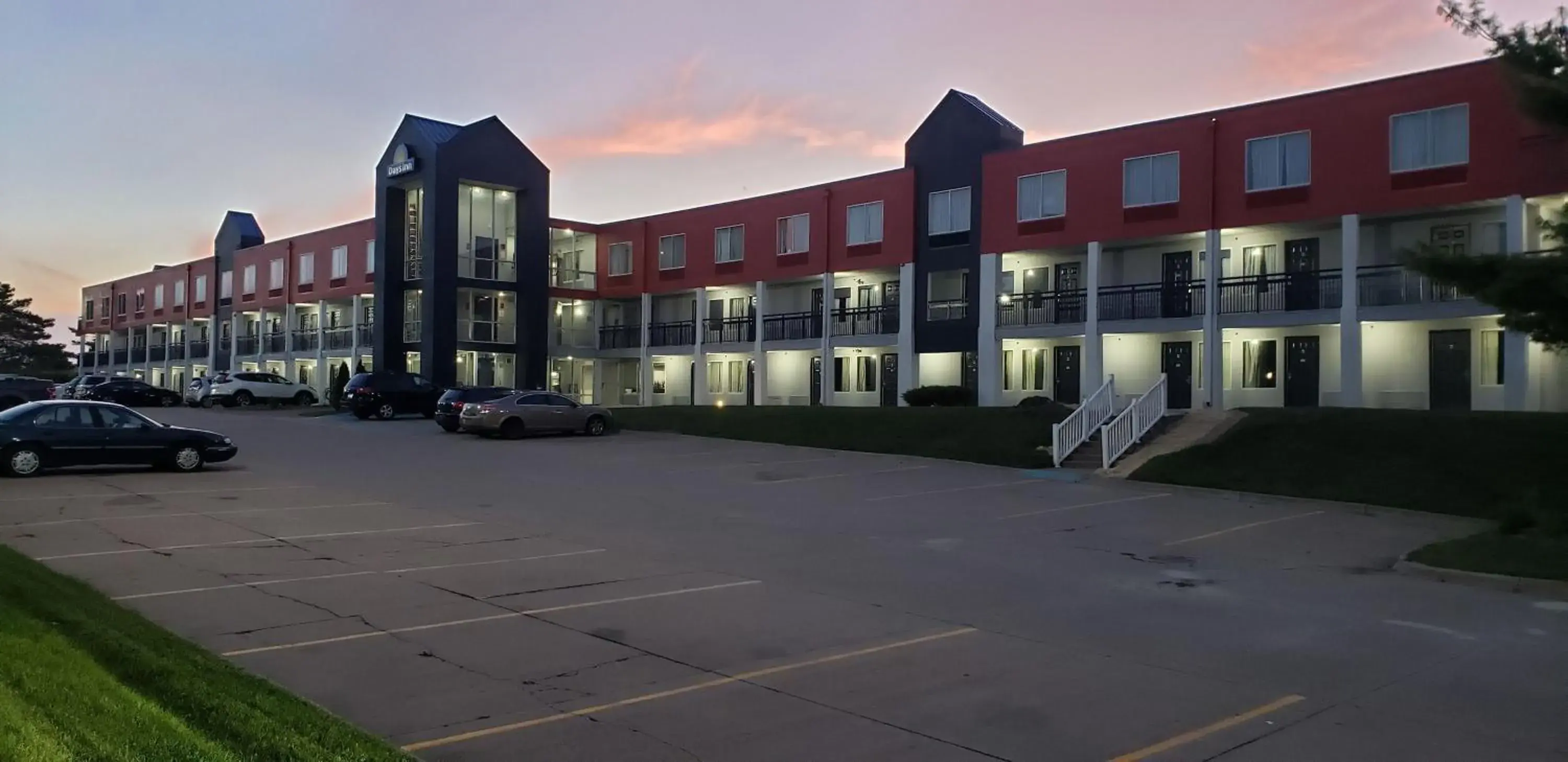 Property building in Days Inn by Wyndham West Des Moines - Clive Property building in Days Inn by Wyndham West Des Moines - Clive