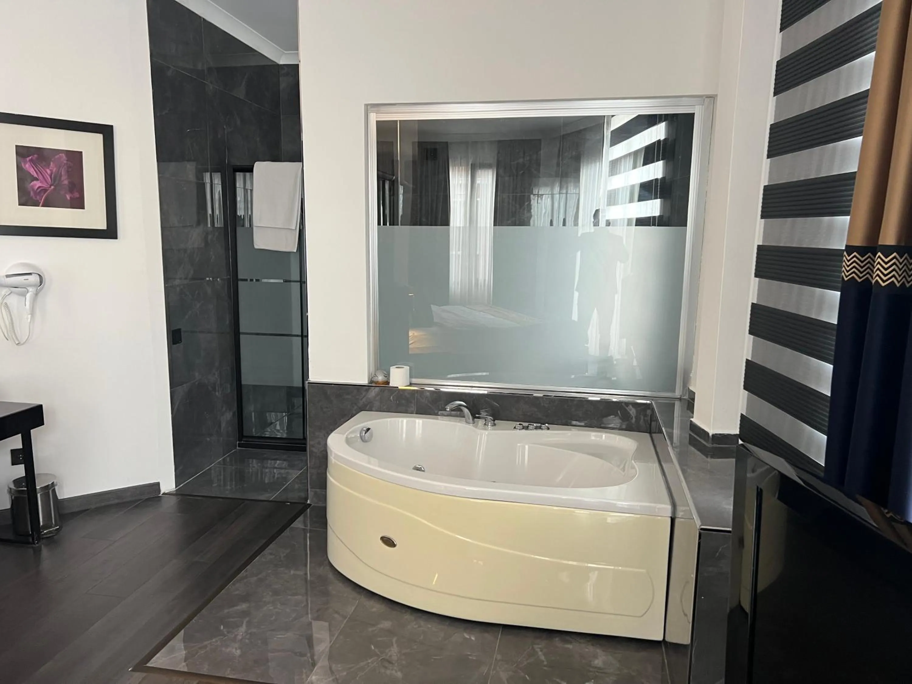 Bath in Seven Dreams Hotel