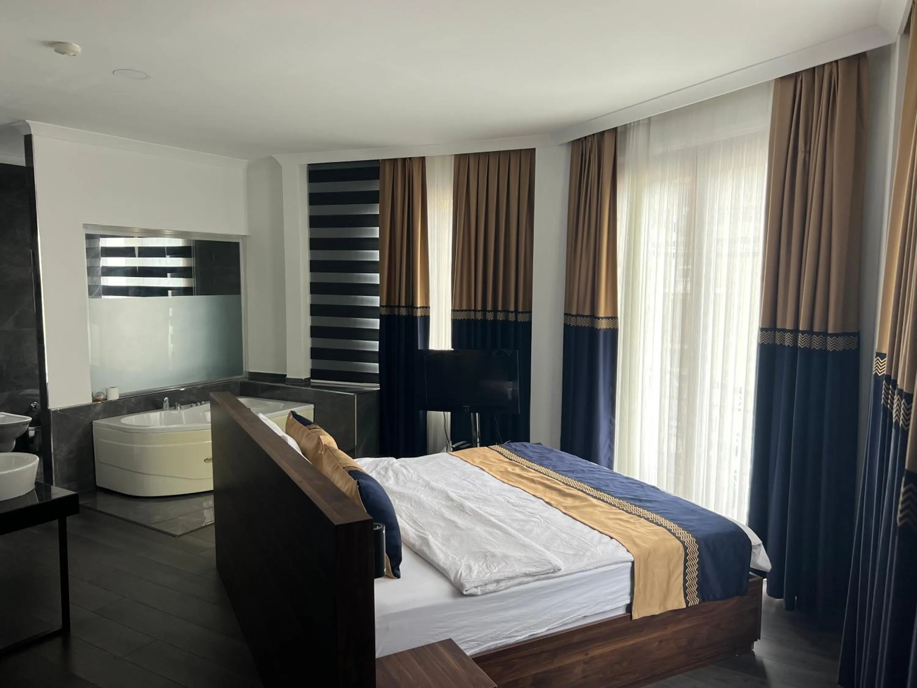 Photo of the whole room in Seven Dreams Hotel