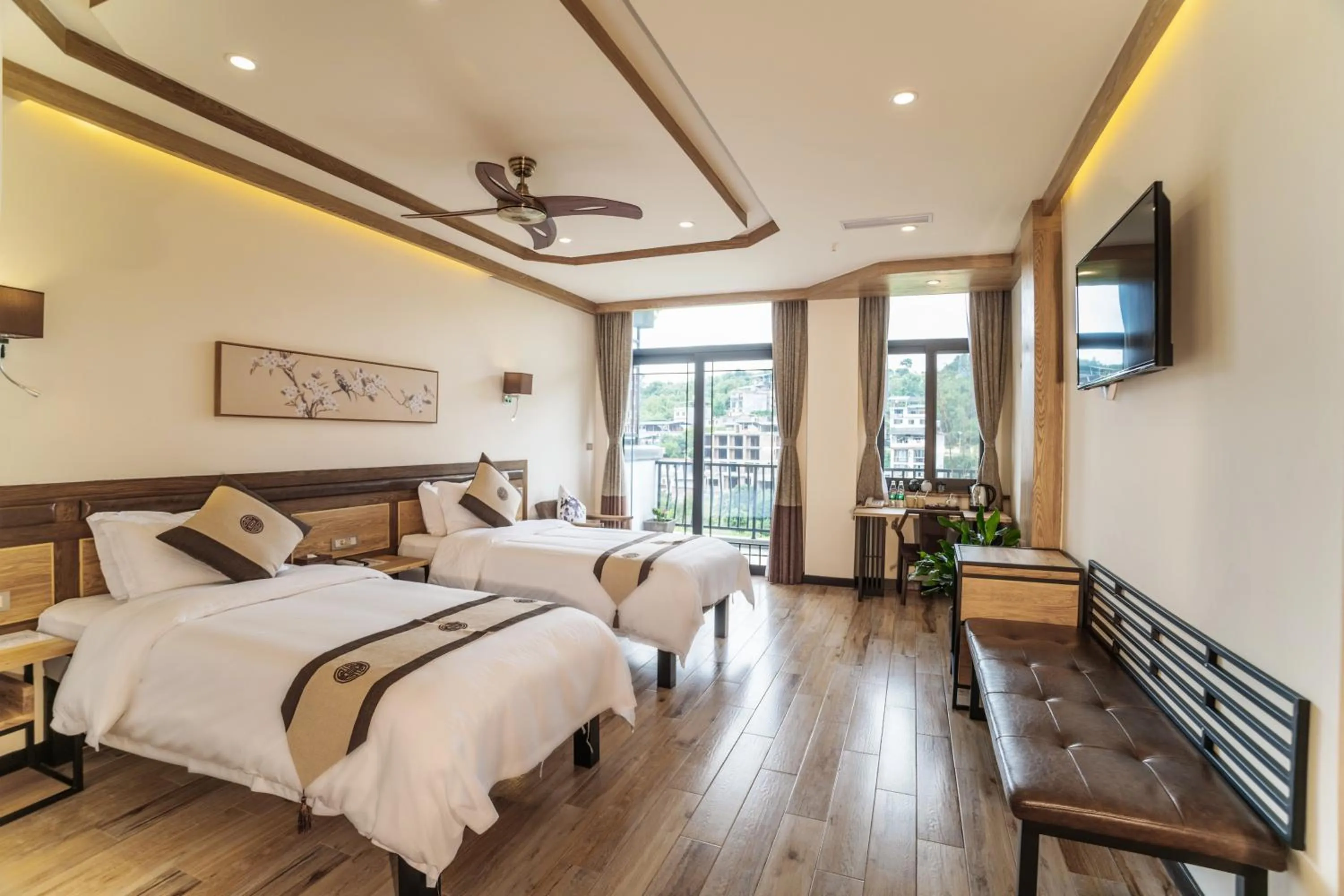 Photo of the whole room, Bed in The Bamboo Leaf Yangshuo