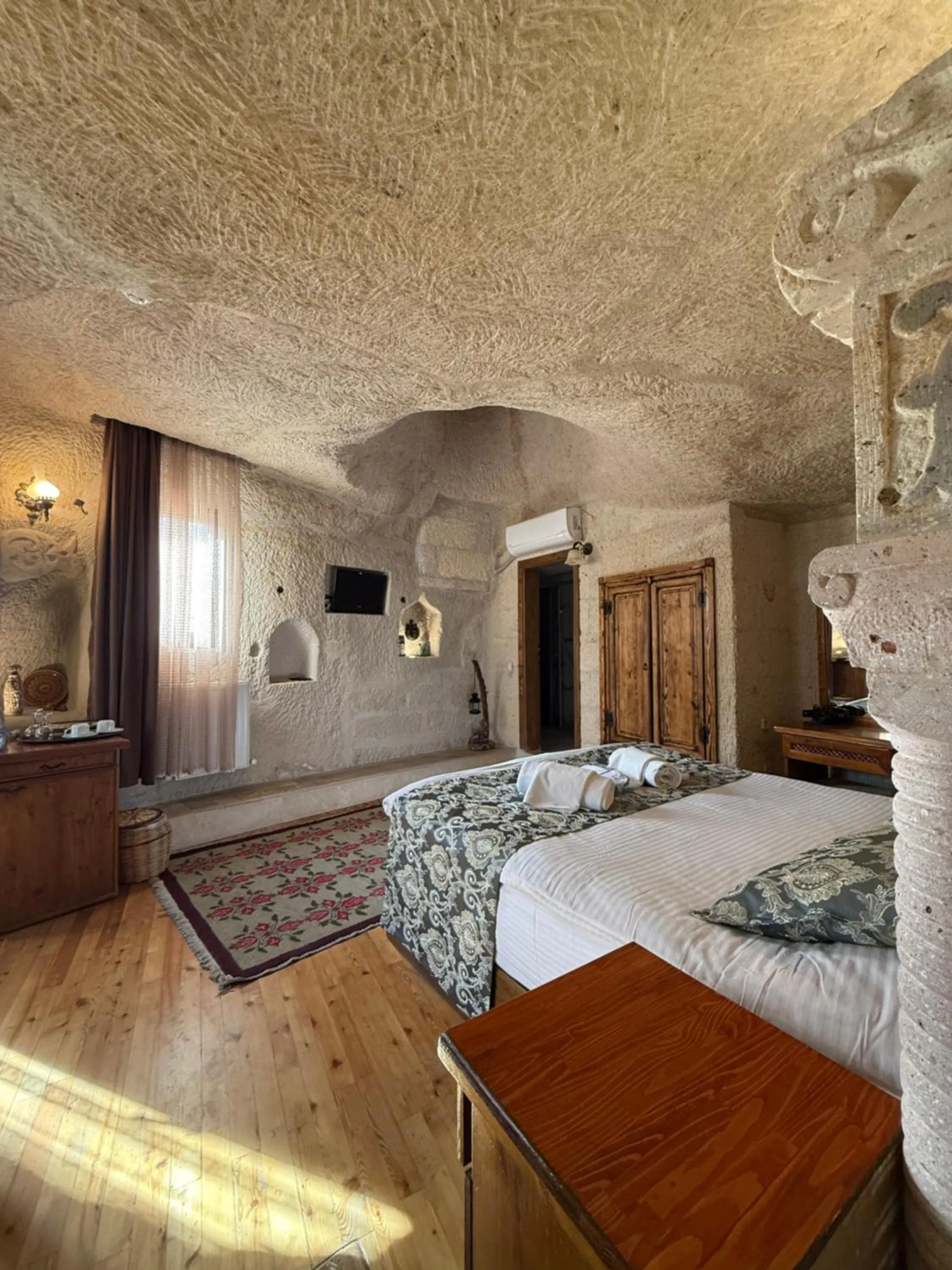 Bed in Arif Cave Hotel