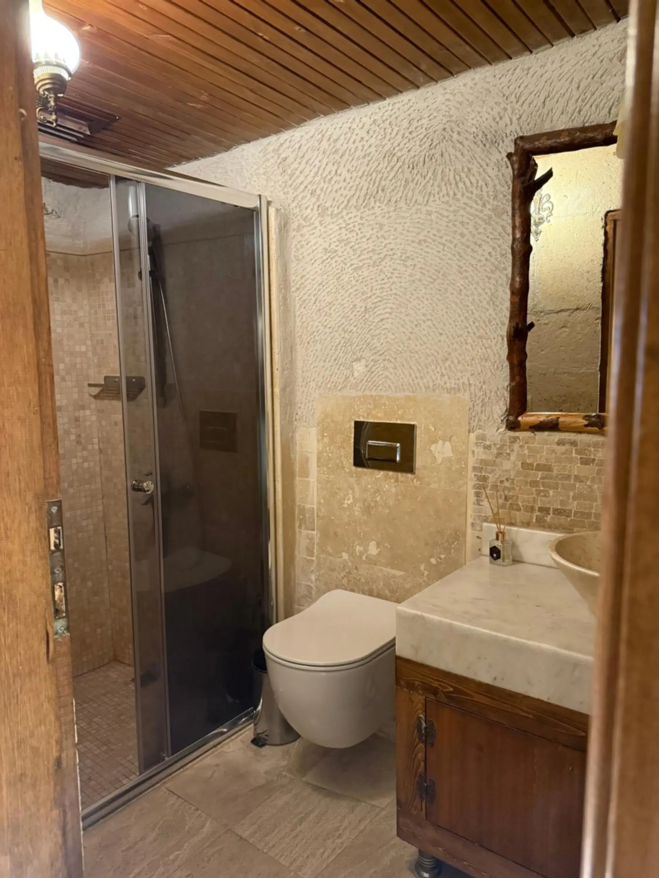 Standard Quadruple Cave Room (No Window) in Arif Cave Hotel Standard Quadruple Cave Room (No Window) in Arif Cave Hotel