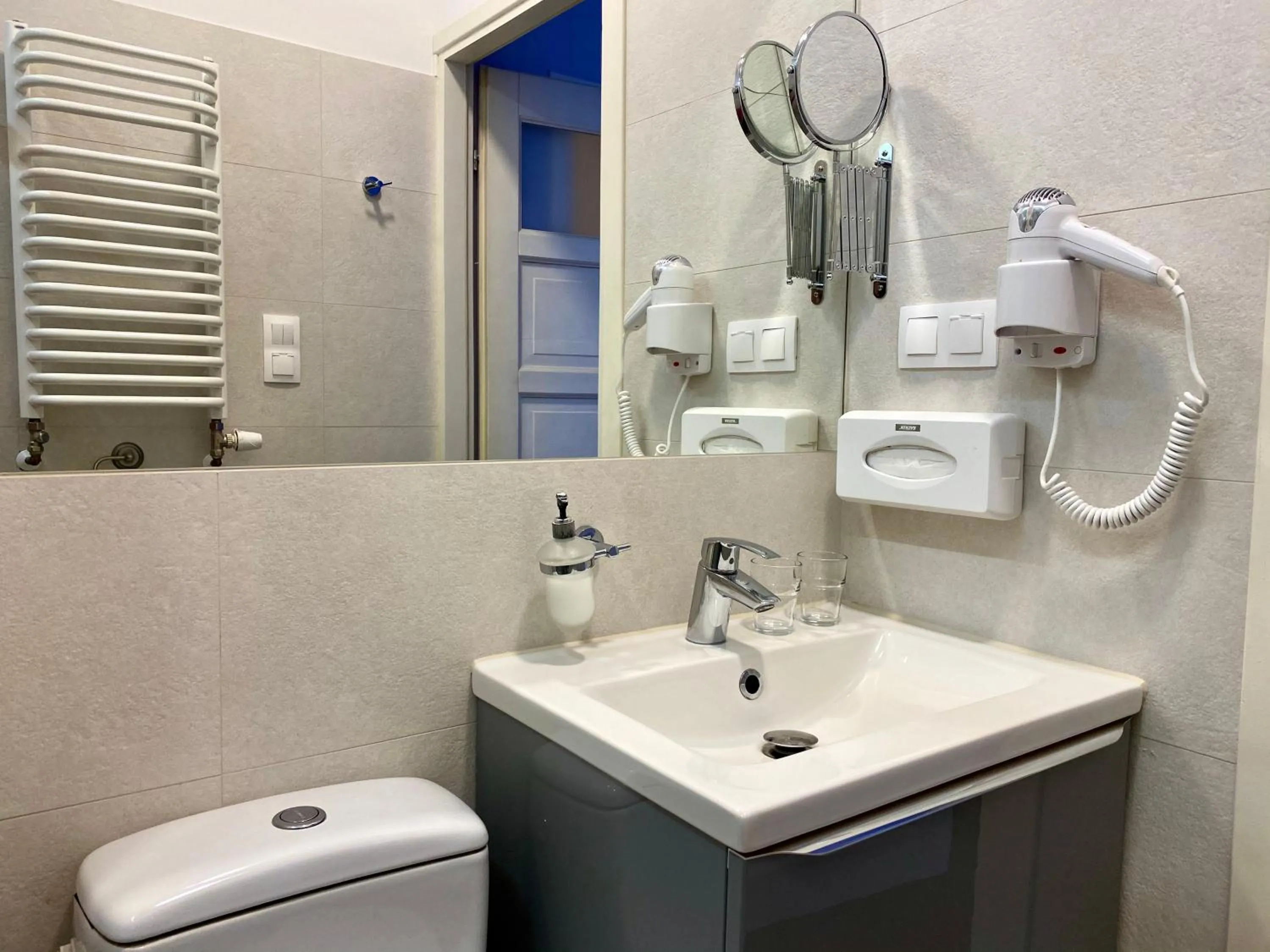 Toilet in Gołębia 8 Residence