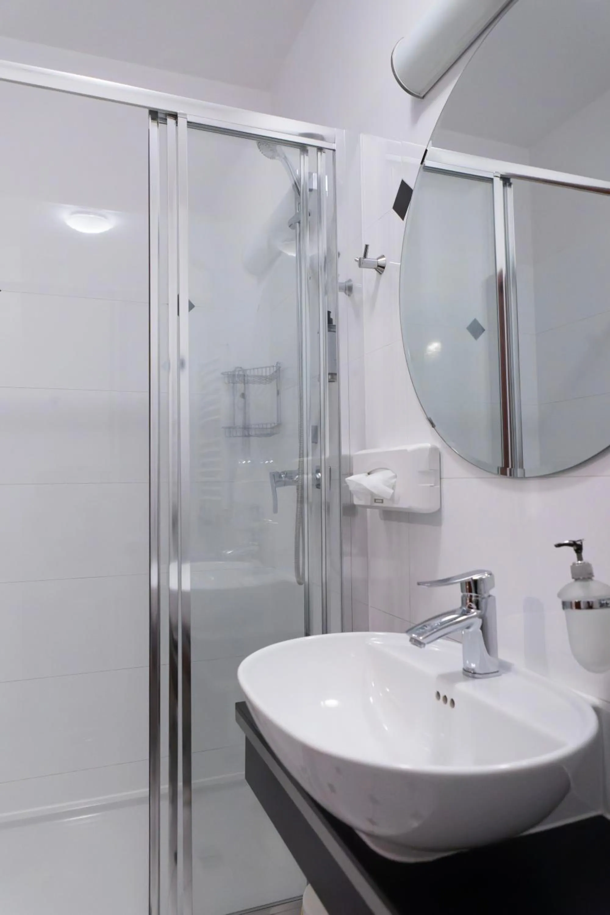 Shower in Gołębia 8 Residence