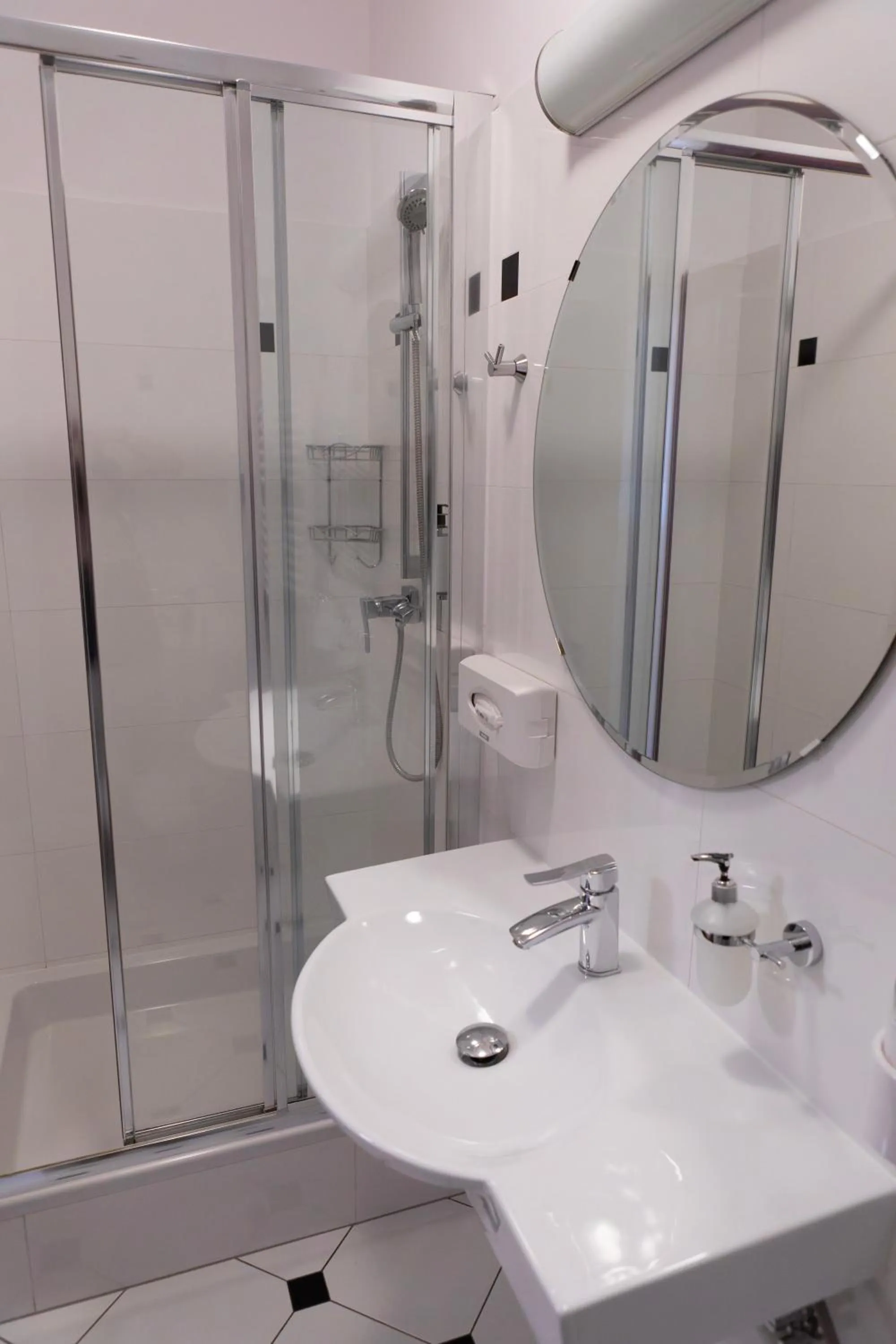 Shower in Gołębia 8 Residence