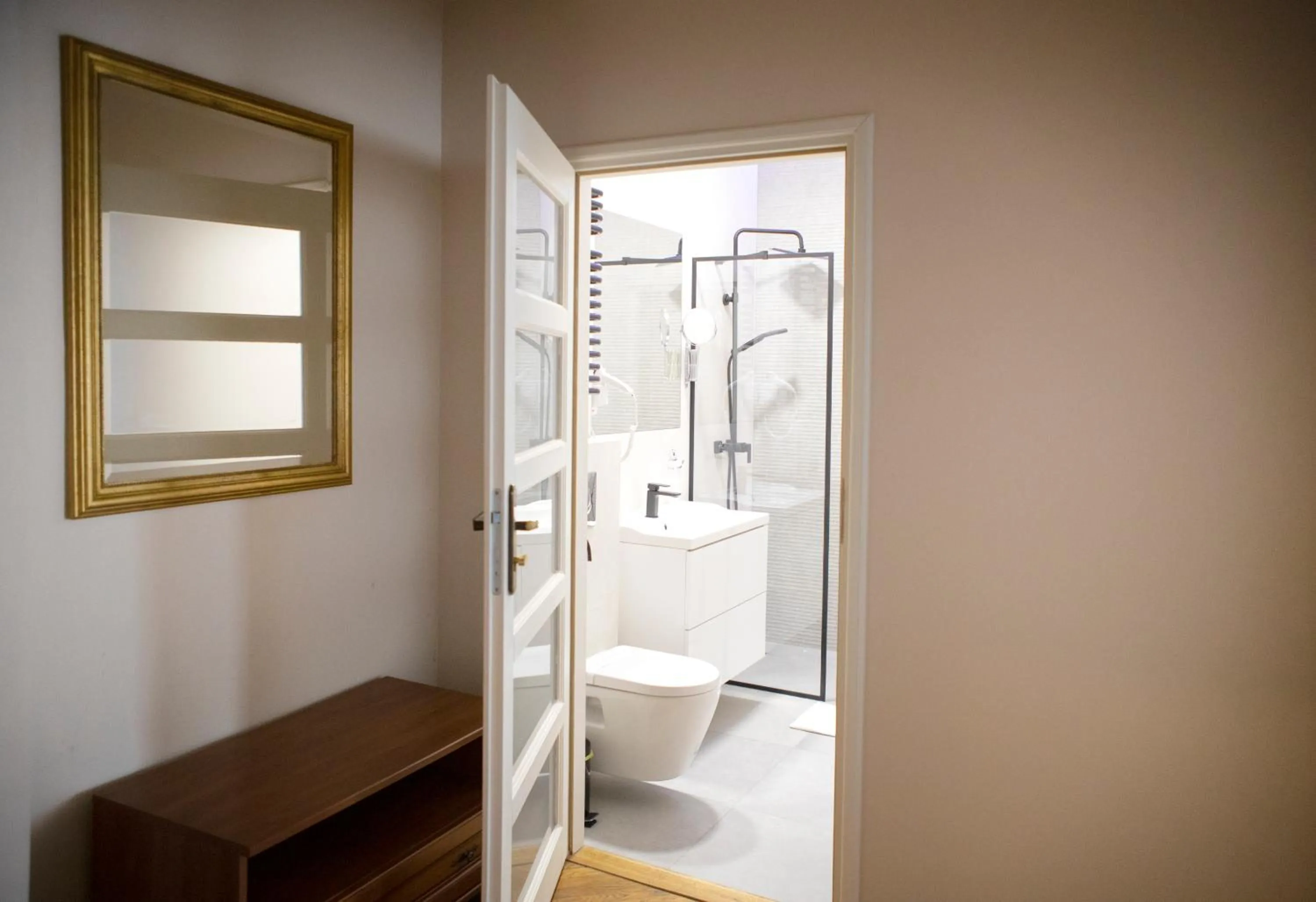 Shower in Gołębia 8 Residence