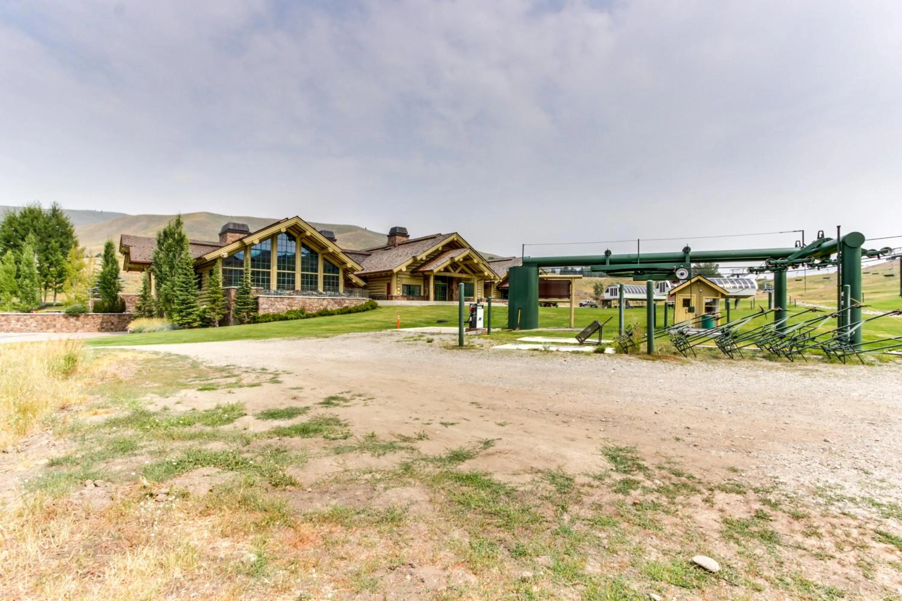 Bluff Mountain Charmer