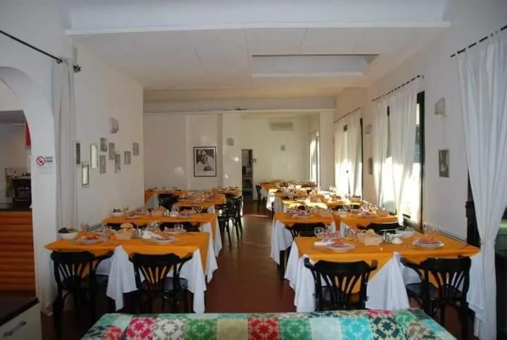 Hotel Annarita-mezza pensione plus- spiaggia inclusa