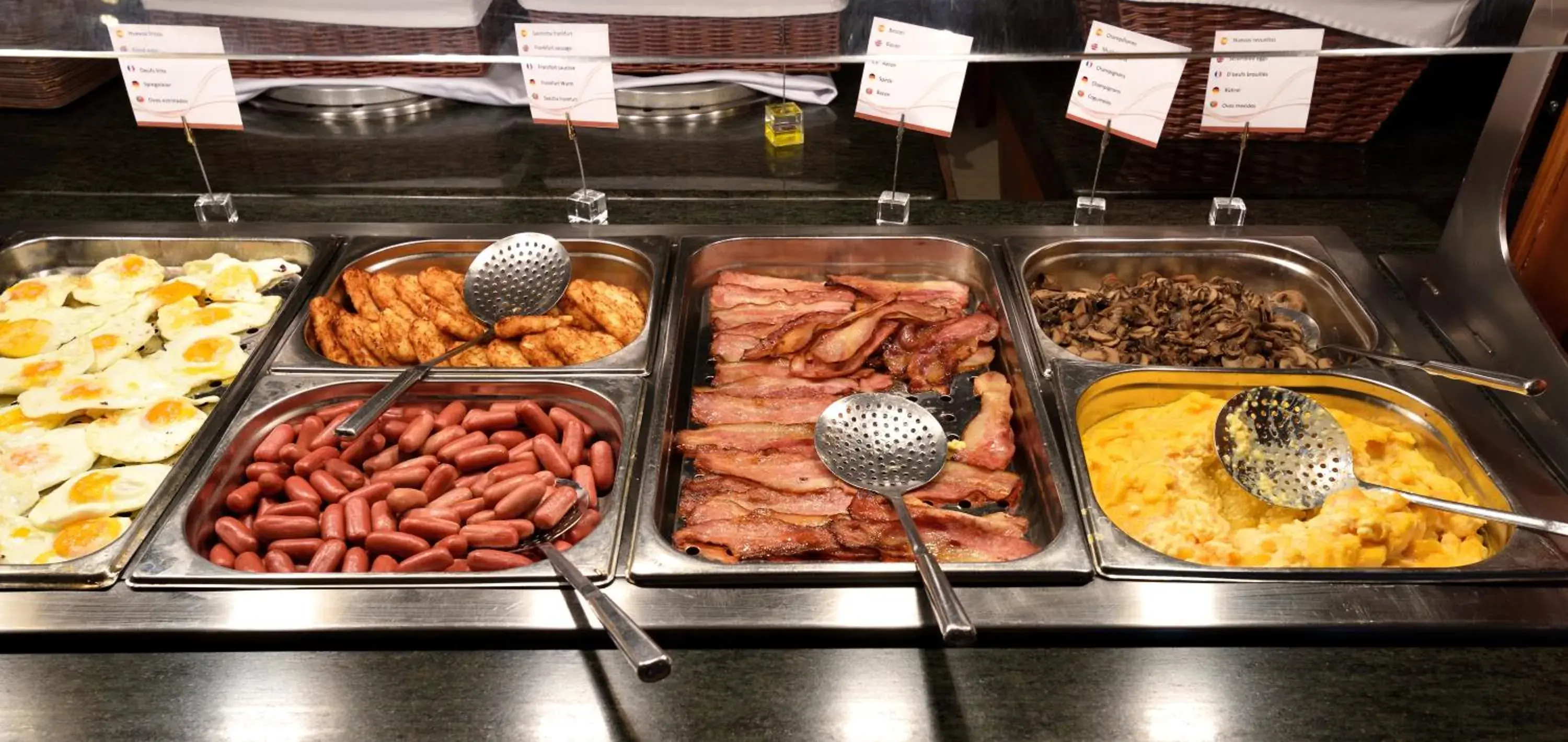 Breakfast in Bryce View Lodge Part of the Ruby's Inn Resort Breakfast in Bryce View Lodge Part of the Ruby's Inn Resort