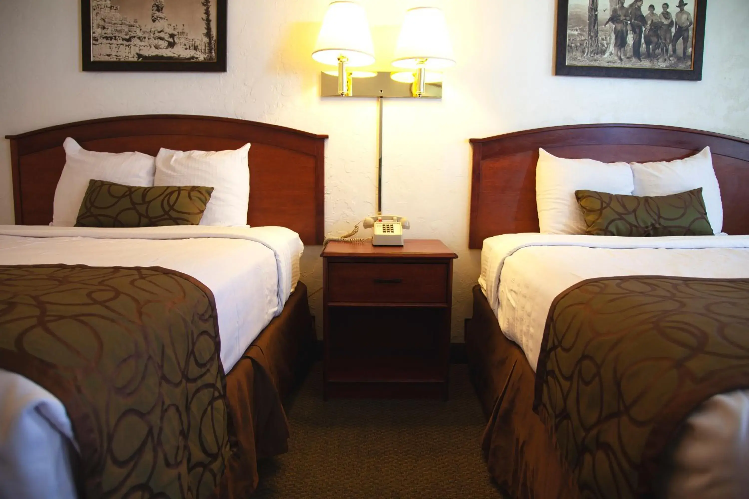 Bed in Bryce View Lodge Part of the Ruby's Inn Resort Bed in Bryce View Lodge Part of the Ruby's Inn Resort