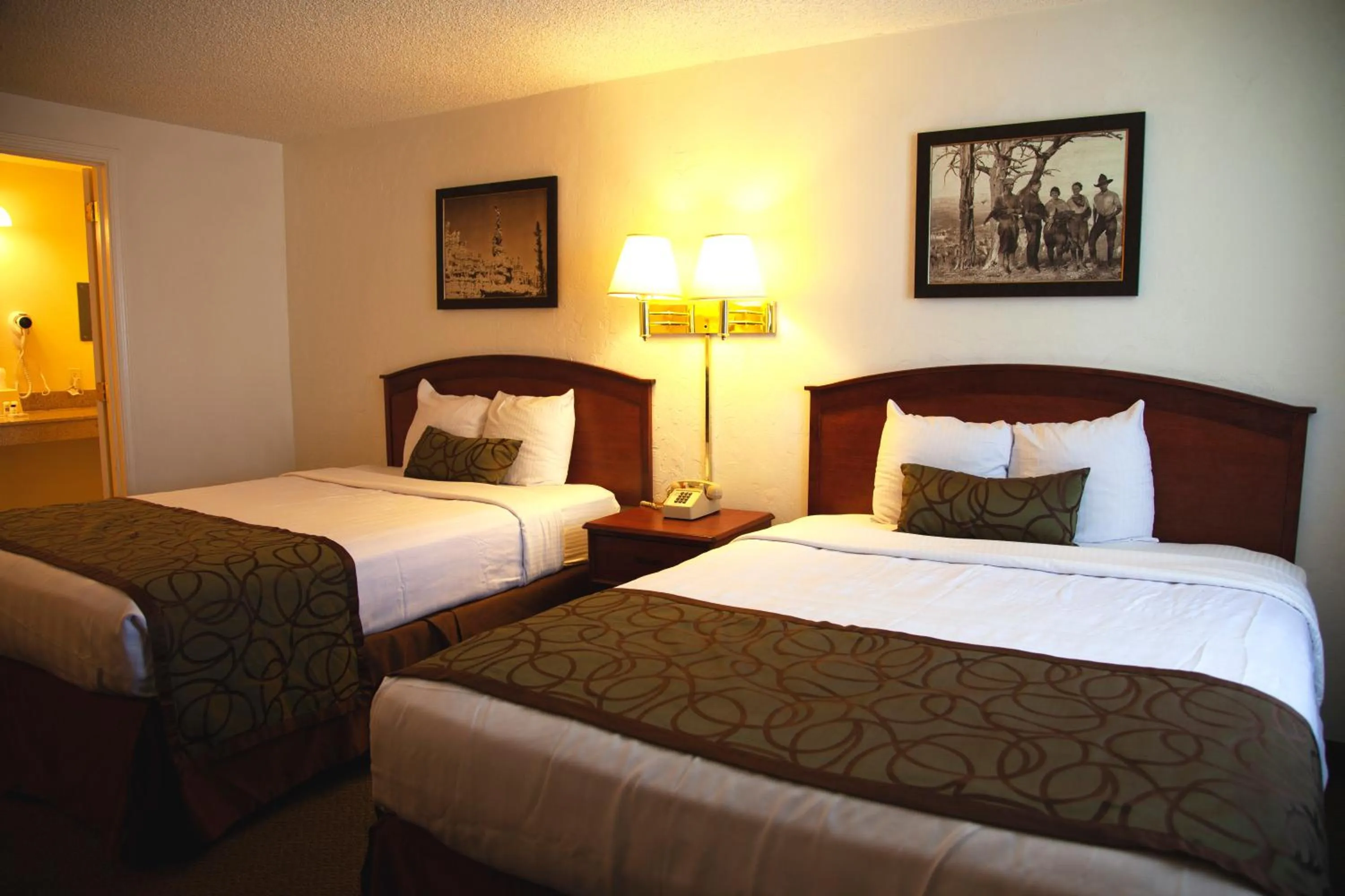 Bed in Bryce View Lodge Part of the Ruby's Inn Resort