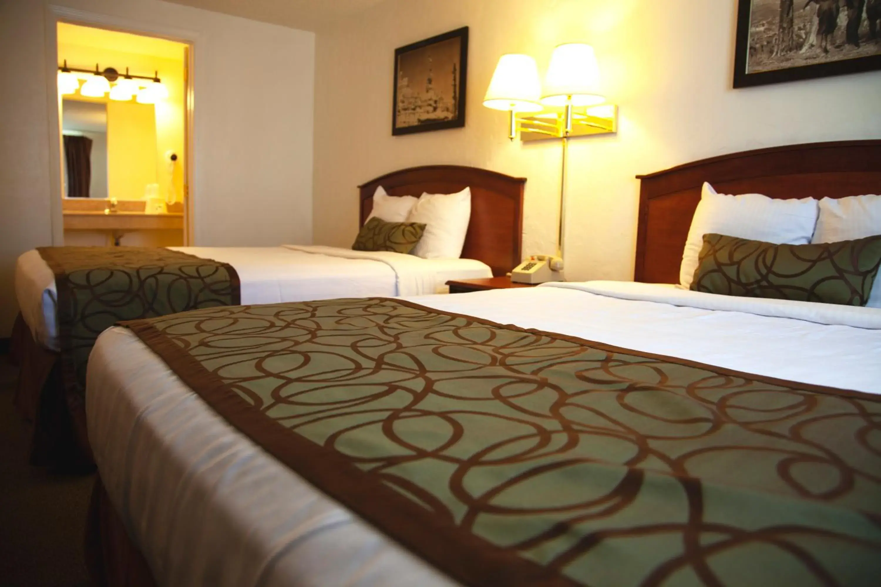 Bed in Bryce View Lodge Part of the Ruby's Inn Resort Bed in Bryce View Lodge Part of the Ruby's Inn Resort