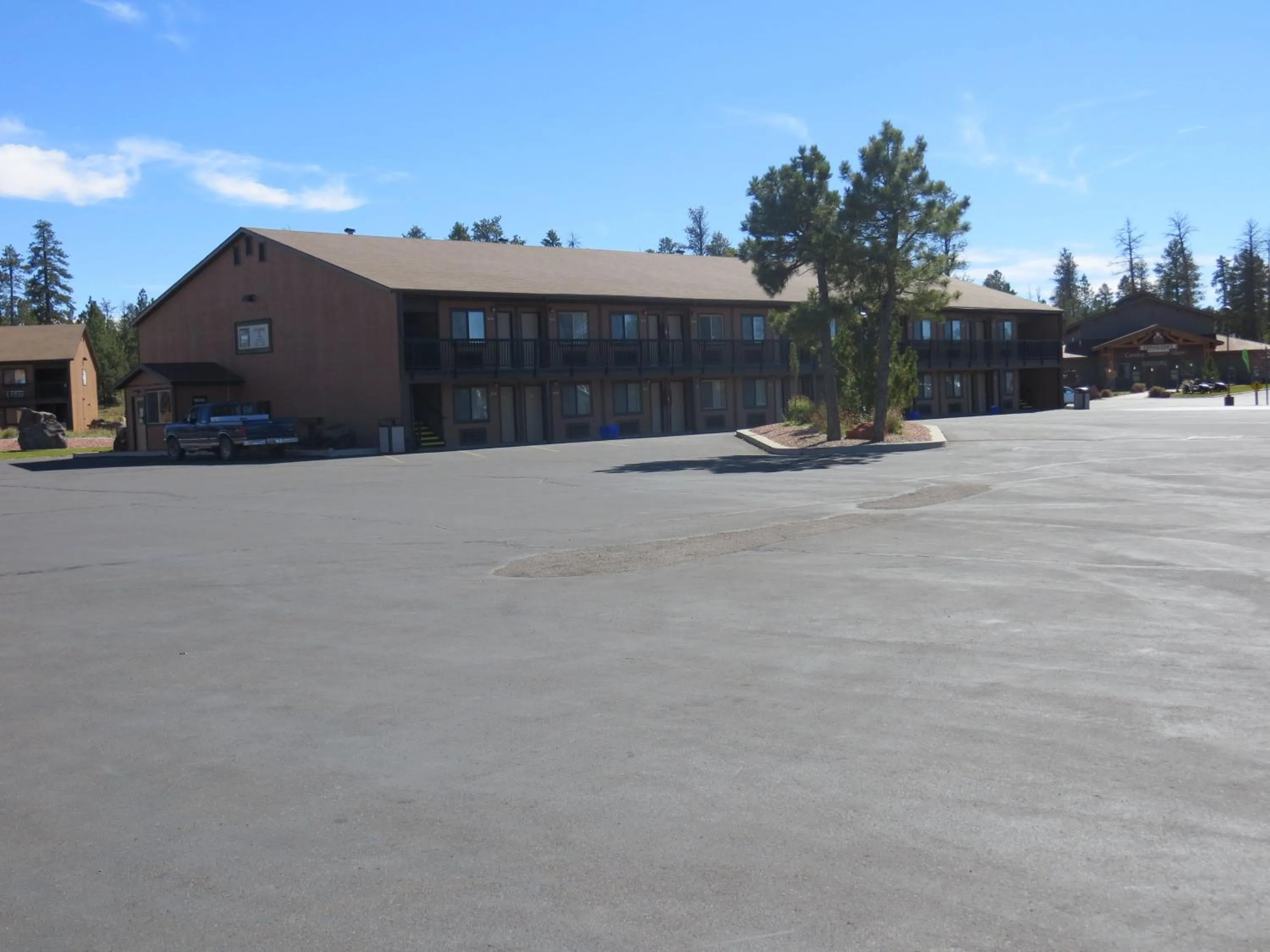 Facade/entrance in Bryce View Lodge Part of the Ruby's Inn Resort