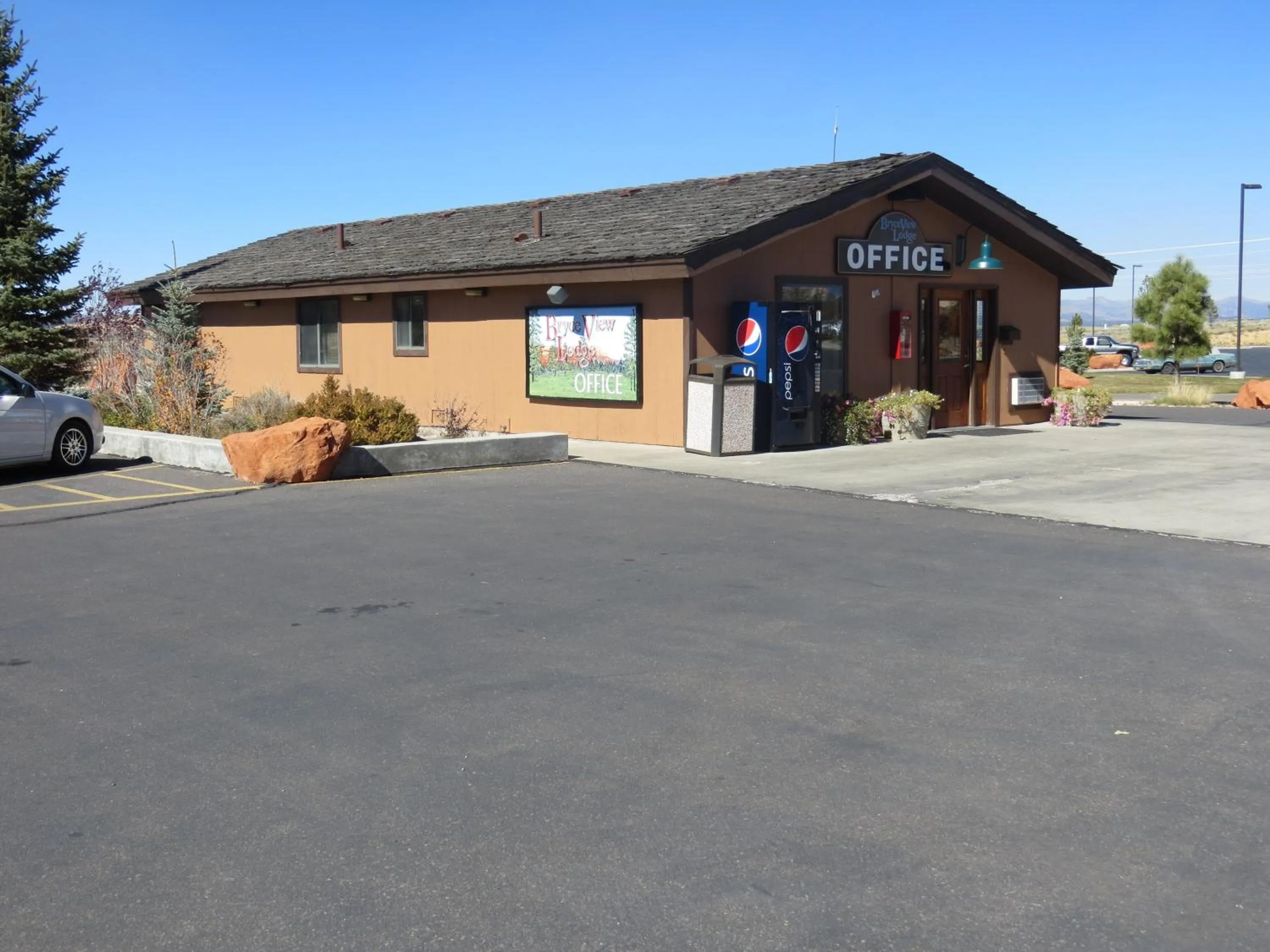 Facade/entrance in Bryce View Lodge Part of the Ruby's Inn Resort