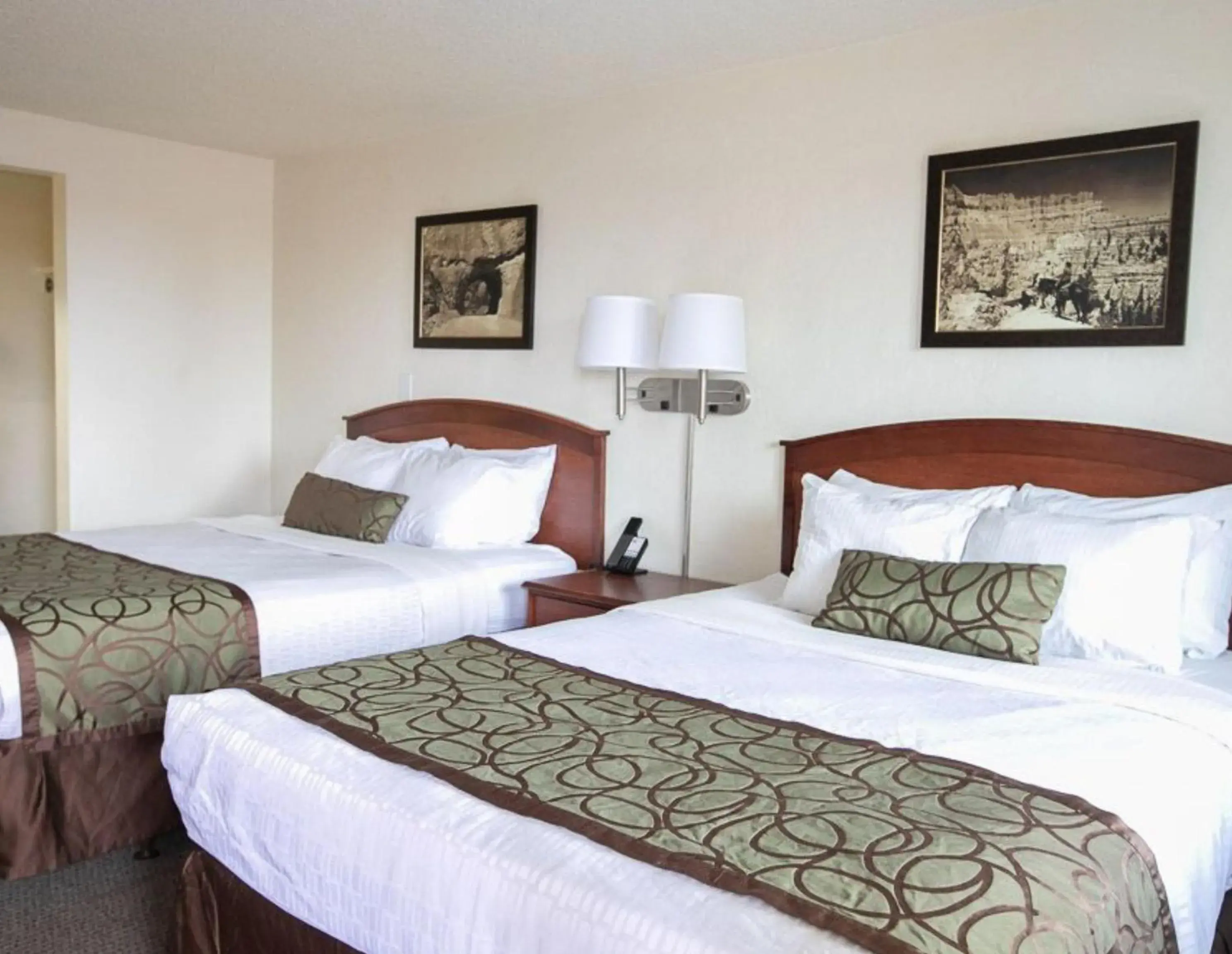 Bedroom, Bed in Bryce View Lodge Part of the Ruby's Inn Resort Bedroom, Bed in Bryce View Lodge Part of the Ruby's Inn Resort