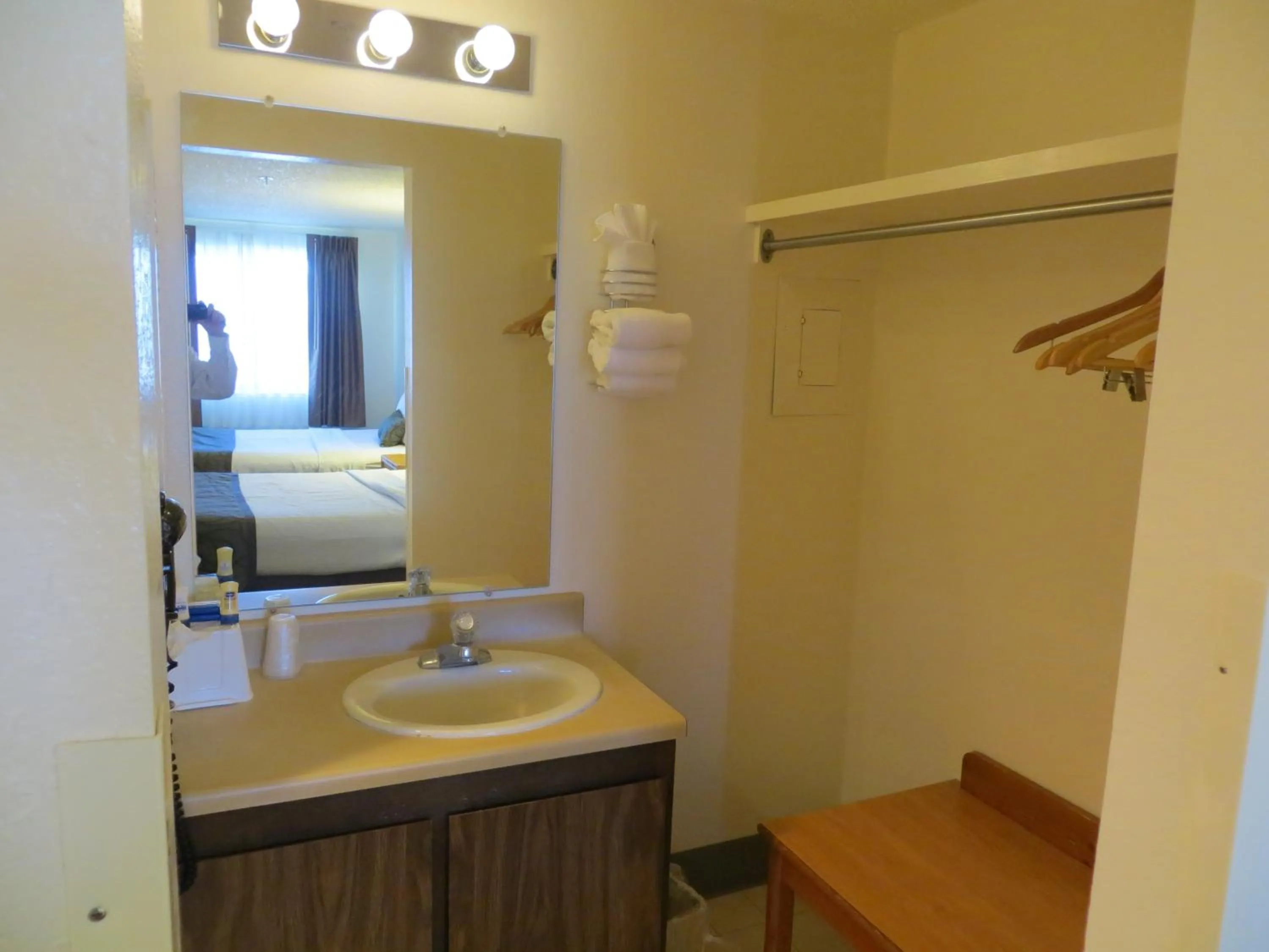 Bathroom in Bryce View Lodge Part of the Ruby's Inn Resort