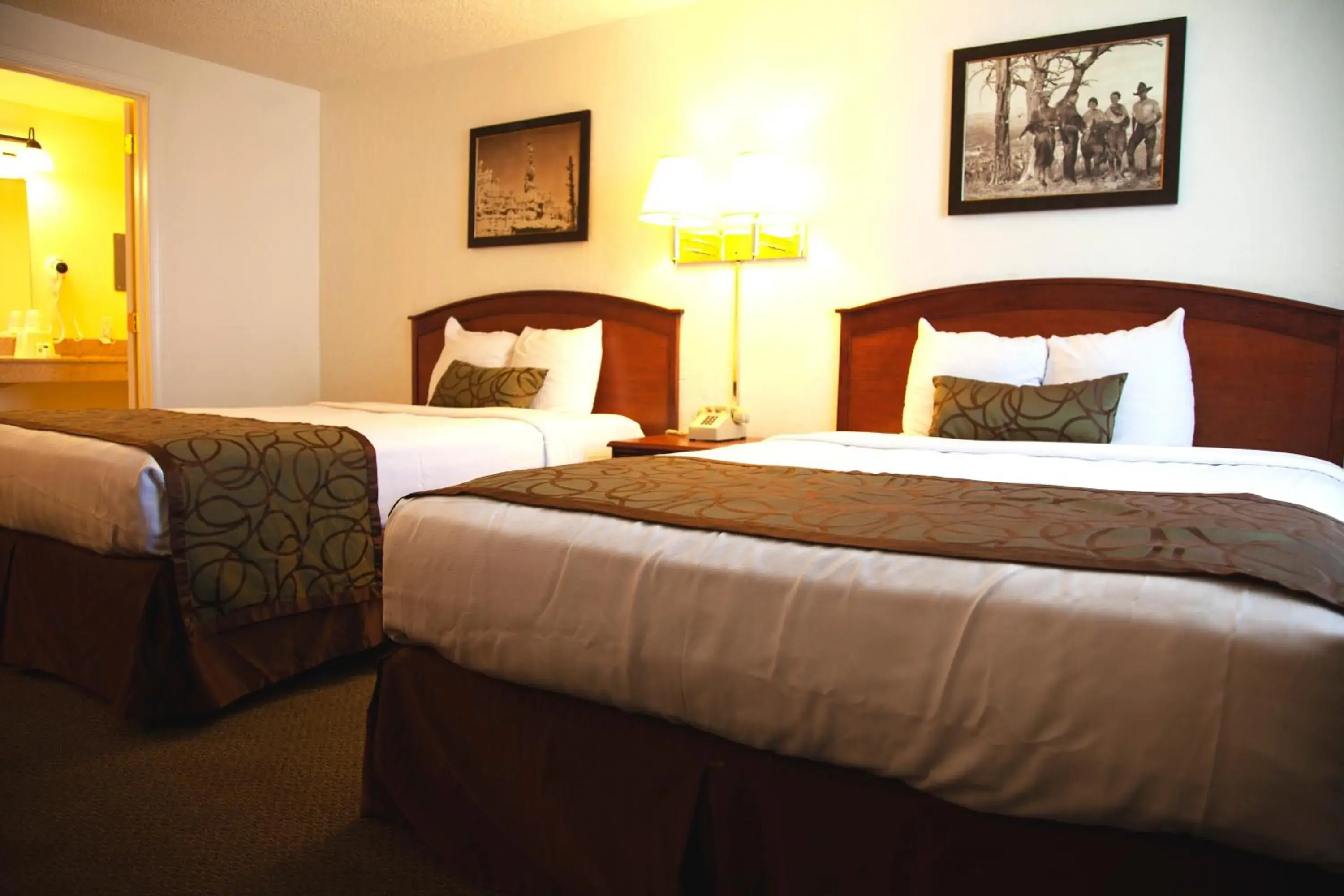 Bed in Bryce View Lodge Part of the Ruby's Inn Resort Bed in Bryce View Lodge Part of the Ruby's Inn Resort