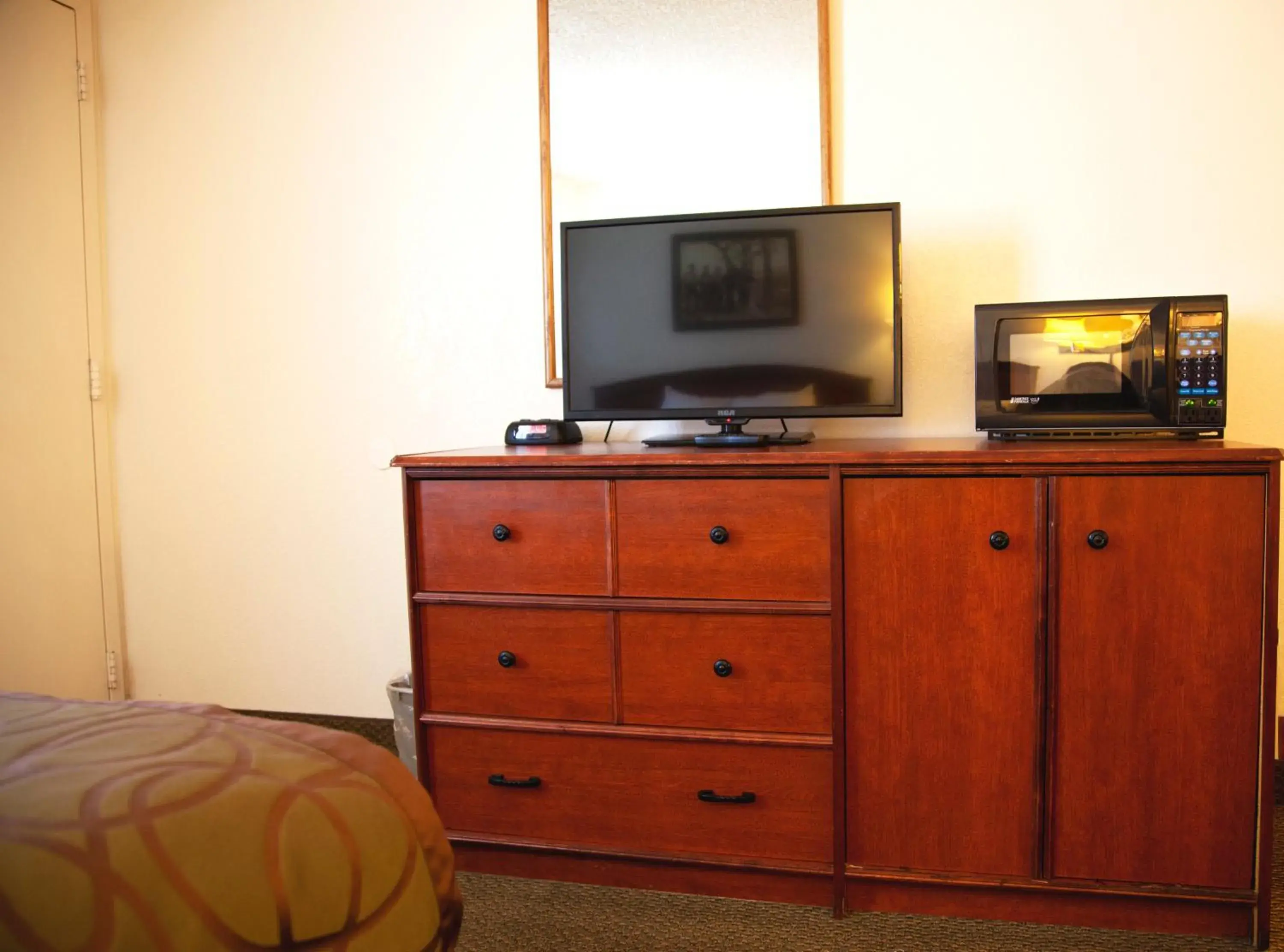 hair dresser in Bryce View Lodge Part of the Ruby's Inn Resort hair dresser in Bryce View Lodge Part of the Ruby's Inn Resort