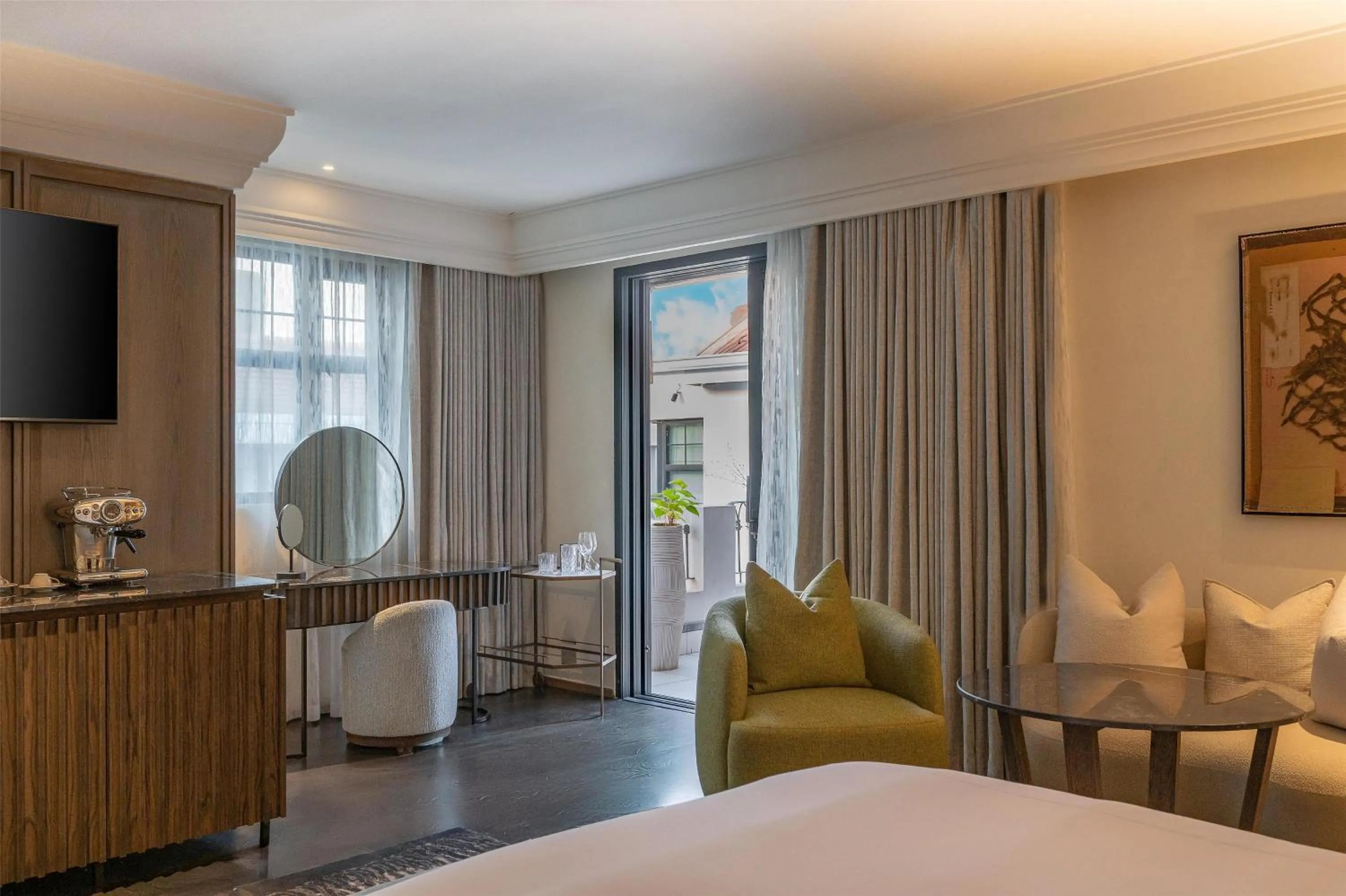 Photo of the whole room, Bed in Park Hyatt Johannesburg