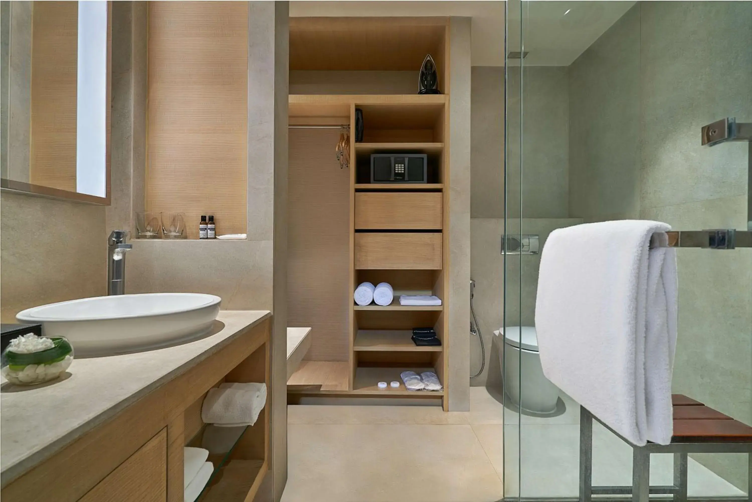 Bathroom in Hyatt Regency Lucknow Gomti Nagar Bathroom in Hyatt Regency Lucknow Gomti Nagar