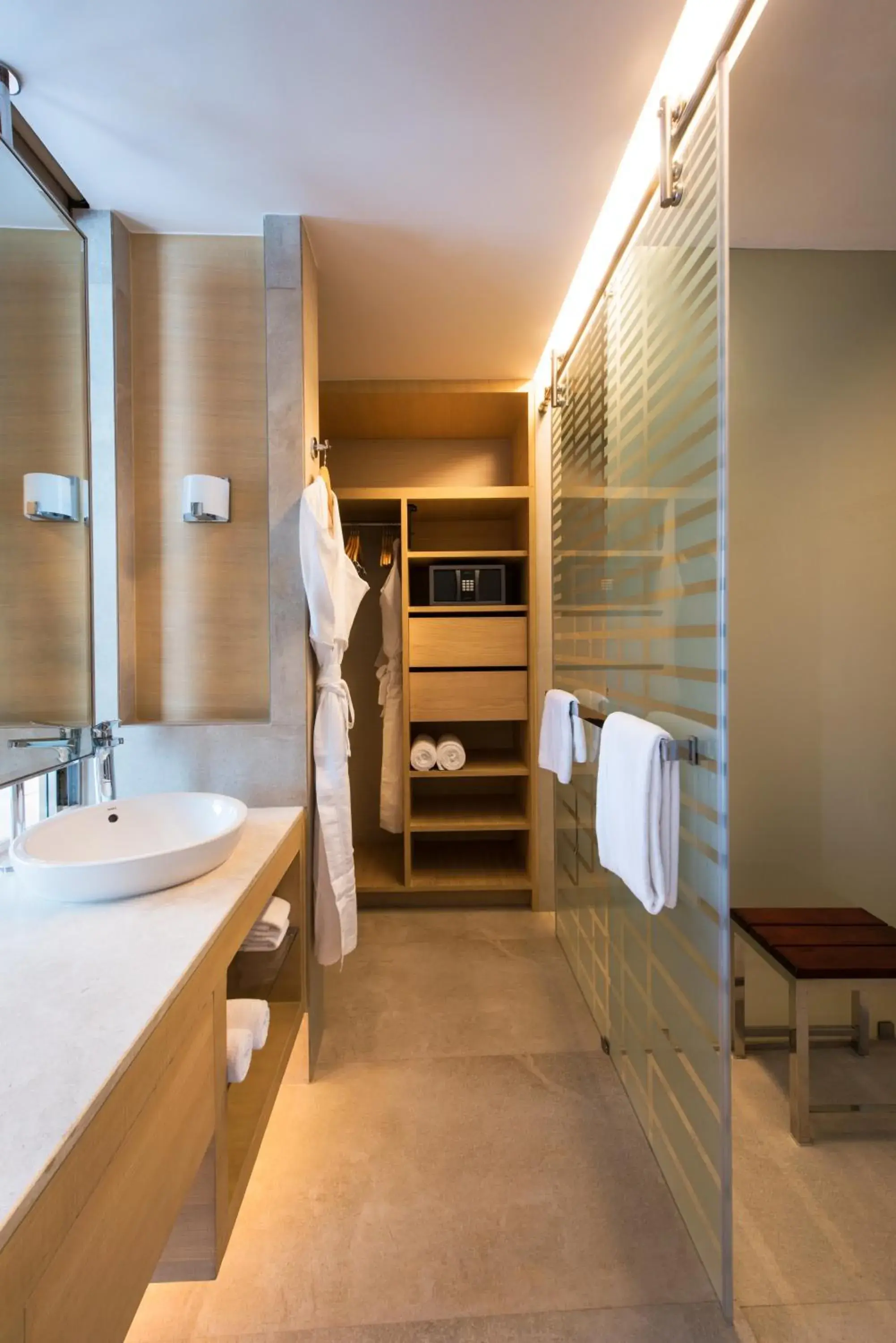 Twin Room with Pool View - single occupancy in Hyatt Regency Lucknow Gomti Nagar Twin Room with Pool View - single occupancy in Hyatt Regency Lucknow Gomti Nagar