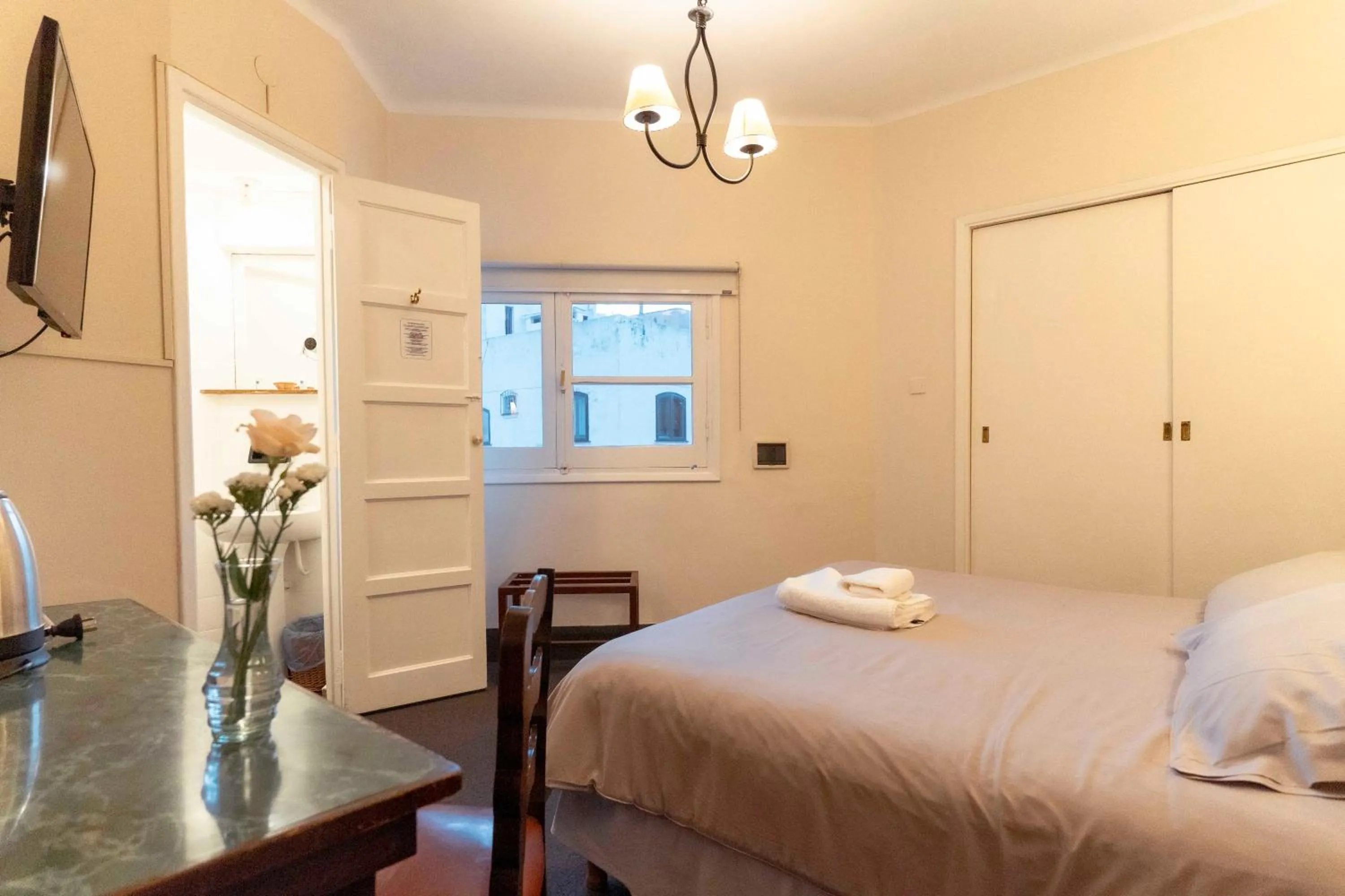 Bed in Hotel Colonial Salta