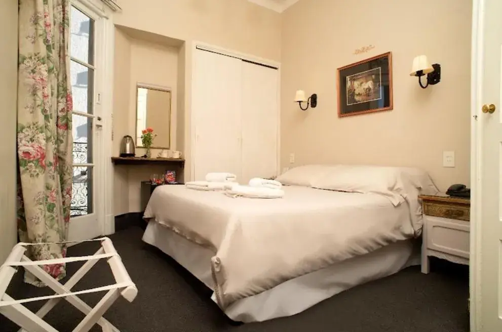 Bed in Hotel Colonial Salta Bed in Hotel Colonial Salta