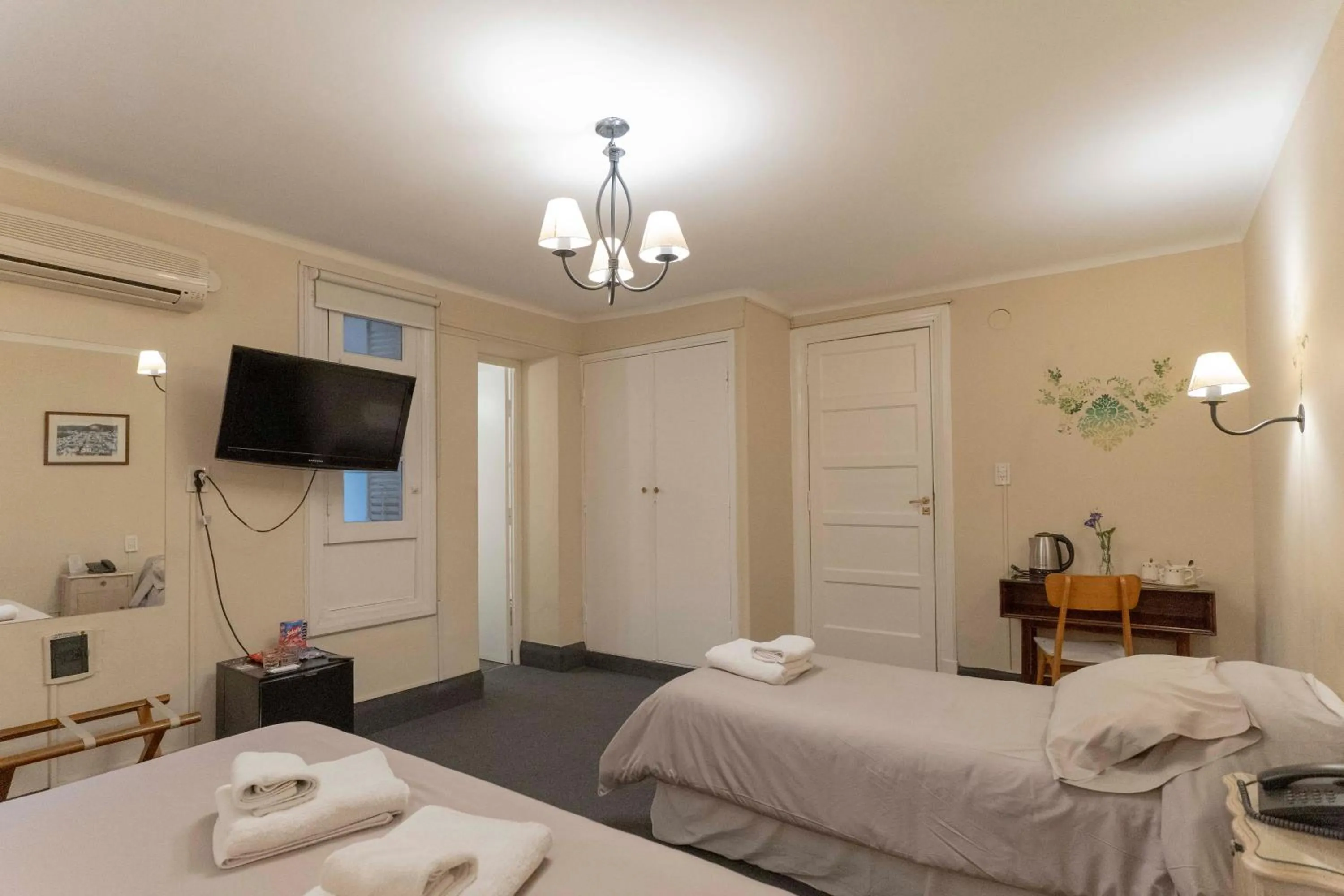 Bed in Hotel Colonial Salta