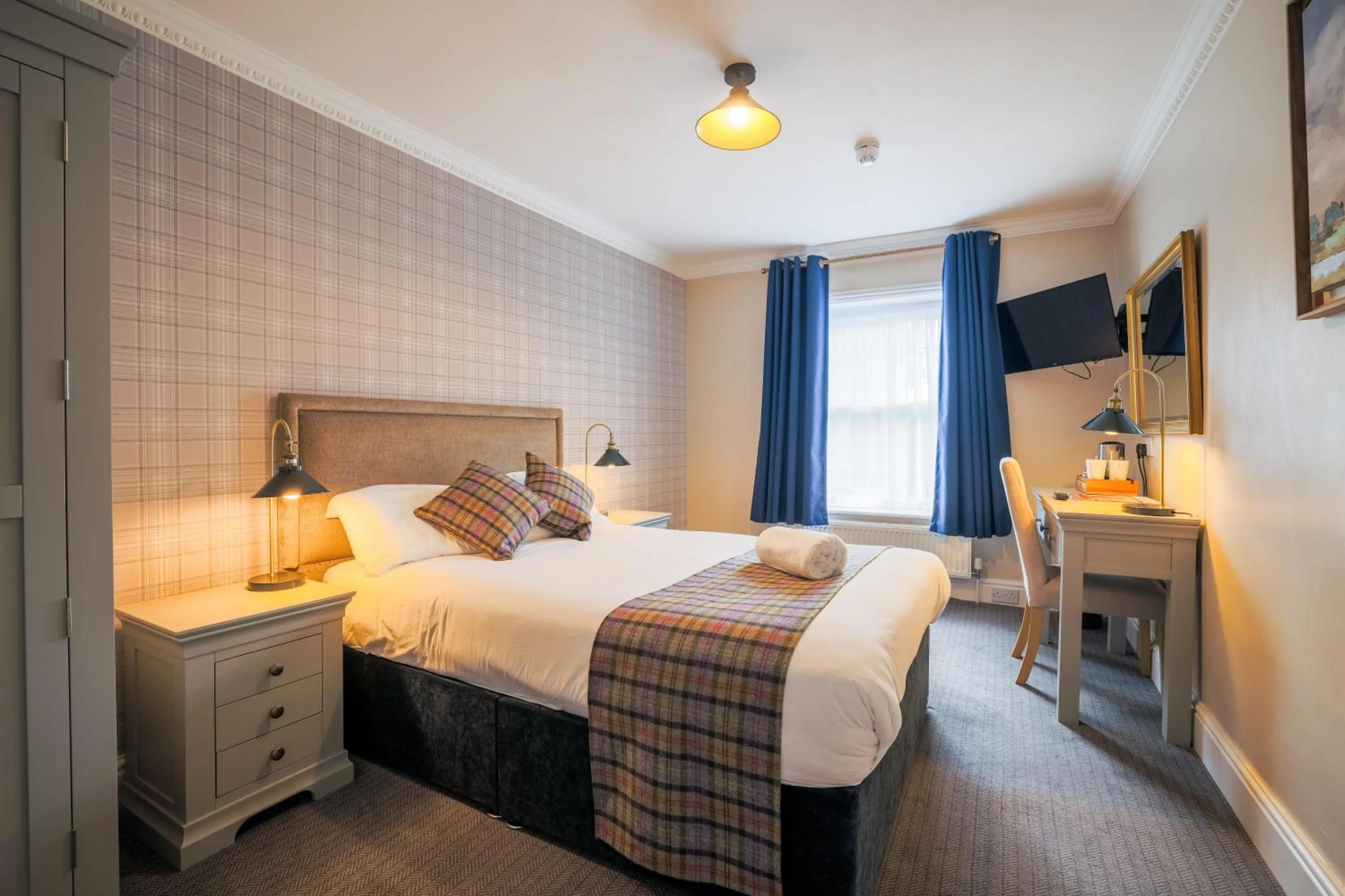 Shower, Bed in Stallingborough Grange Hotel