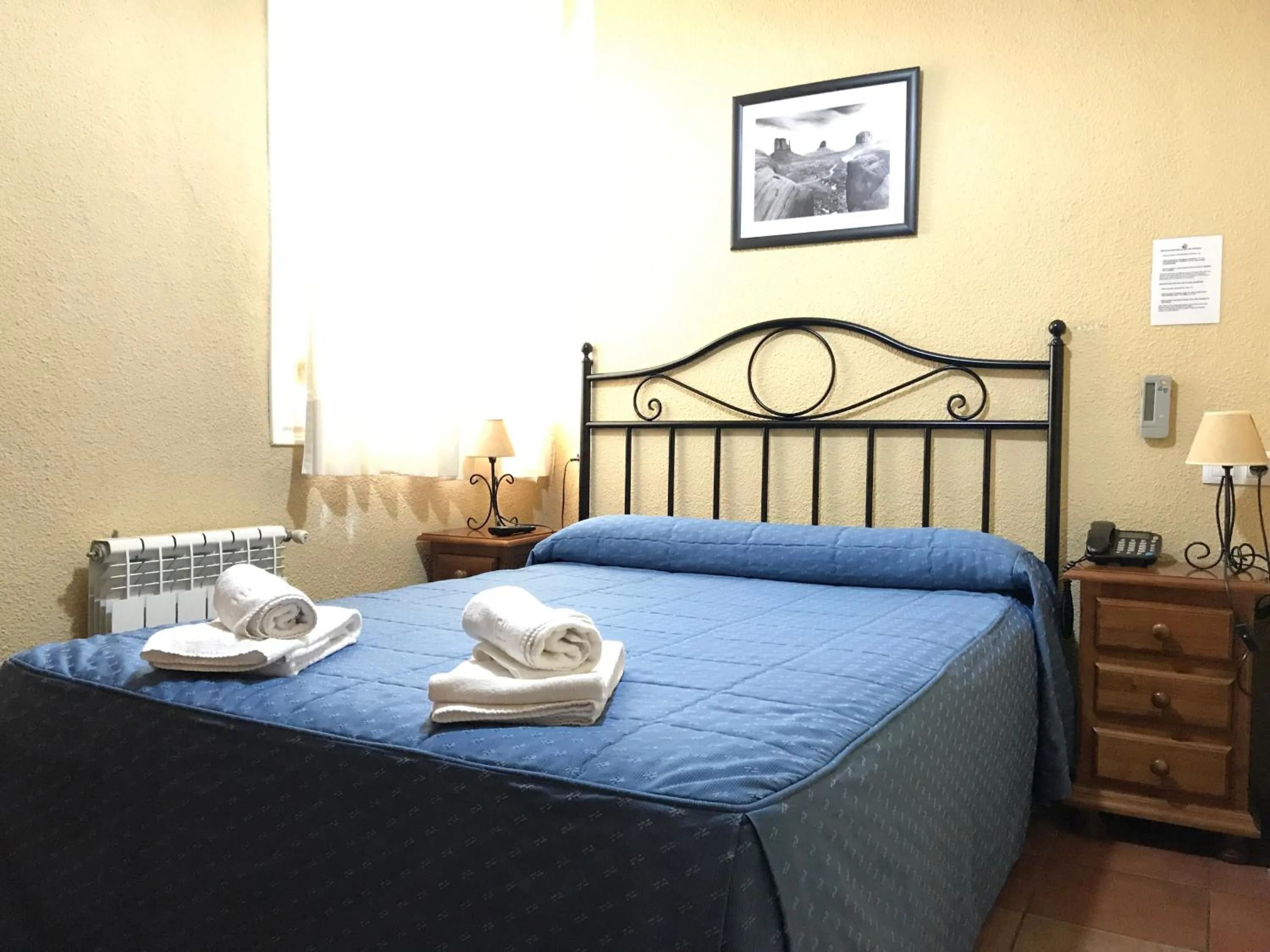 Bedroom, Bed in Hostal El Pilar