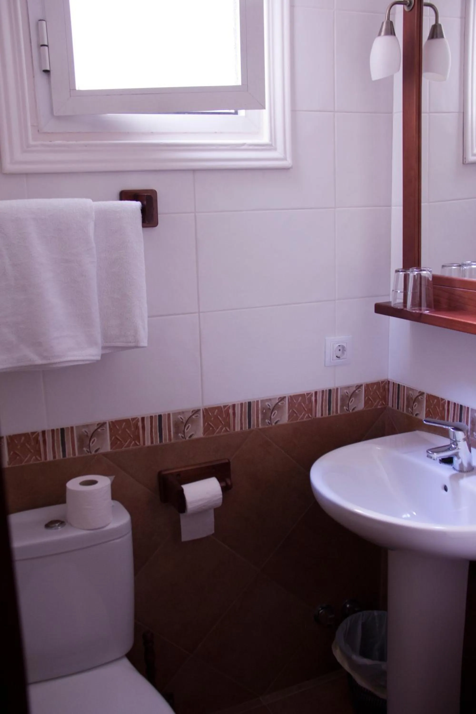 Bathroom in Hostal El Pilar