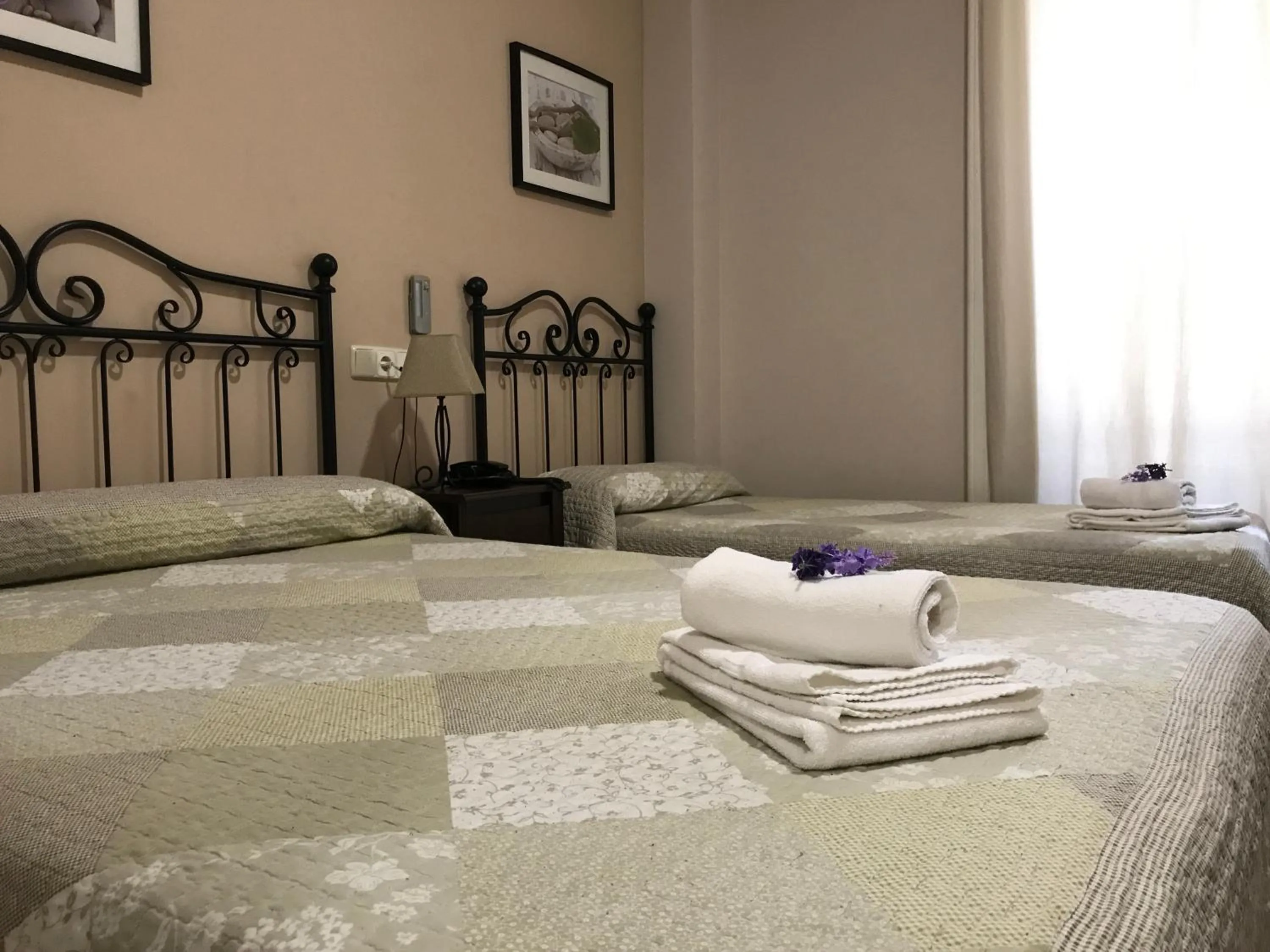 Bedroom, Bed in Hostal El Pilar